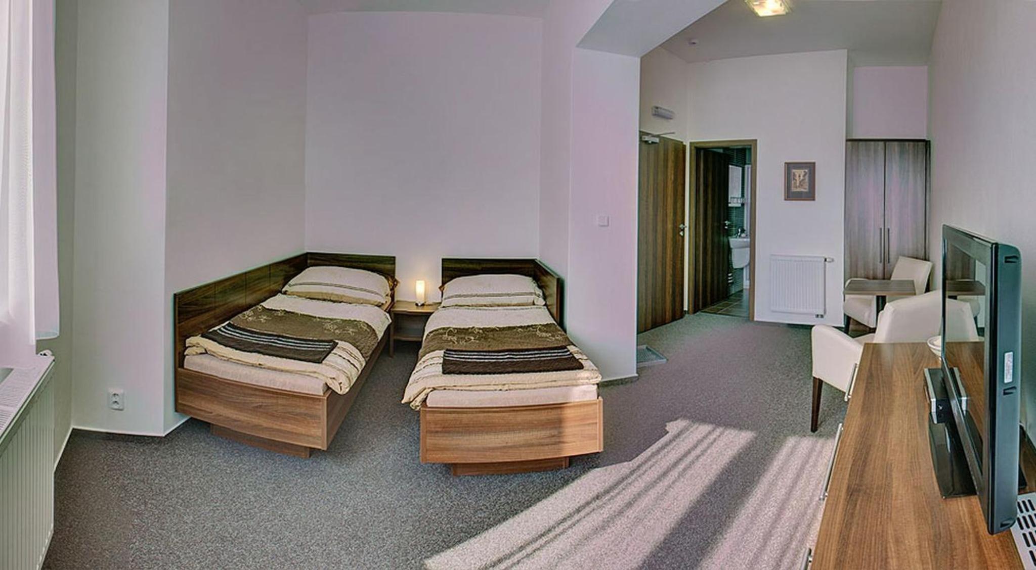 Twin Room with Bathroom photo 1