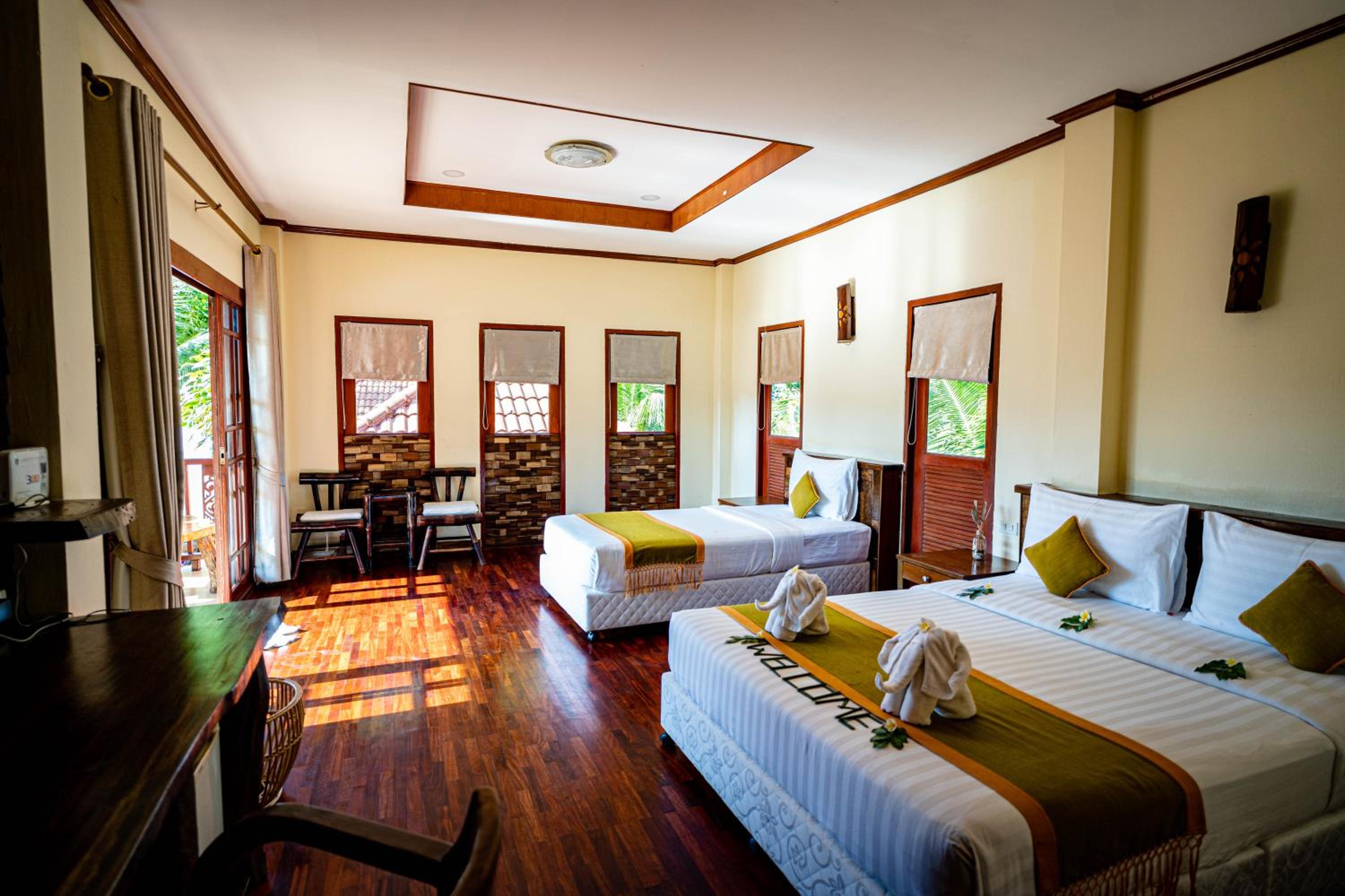 Deluxe Double or Twin Room with Sea View photo 1