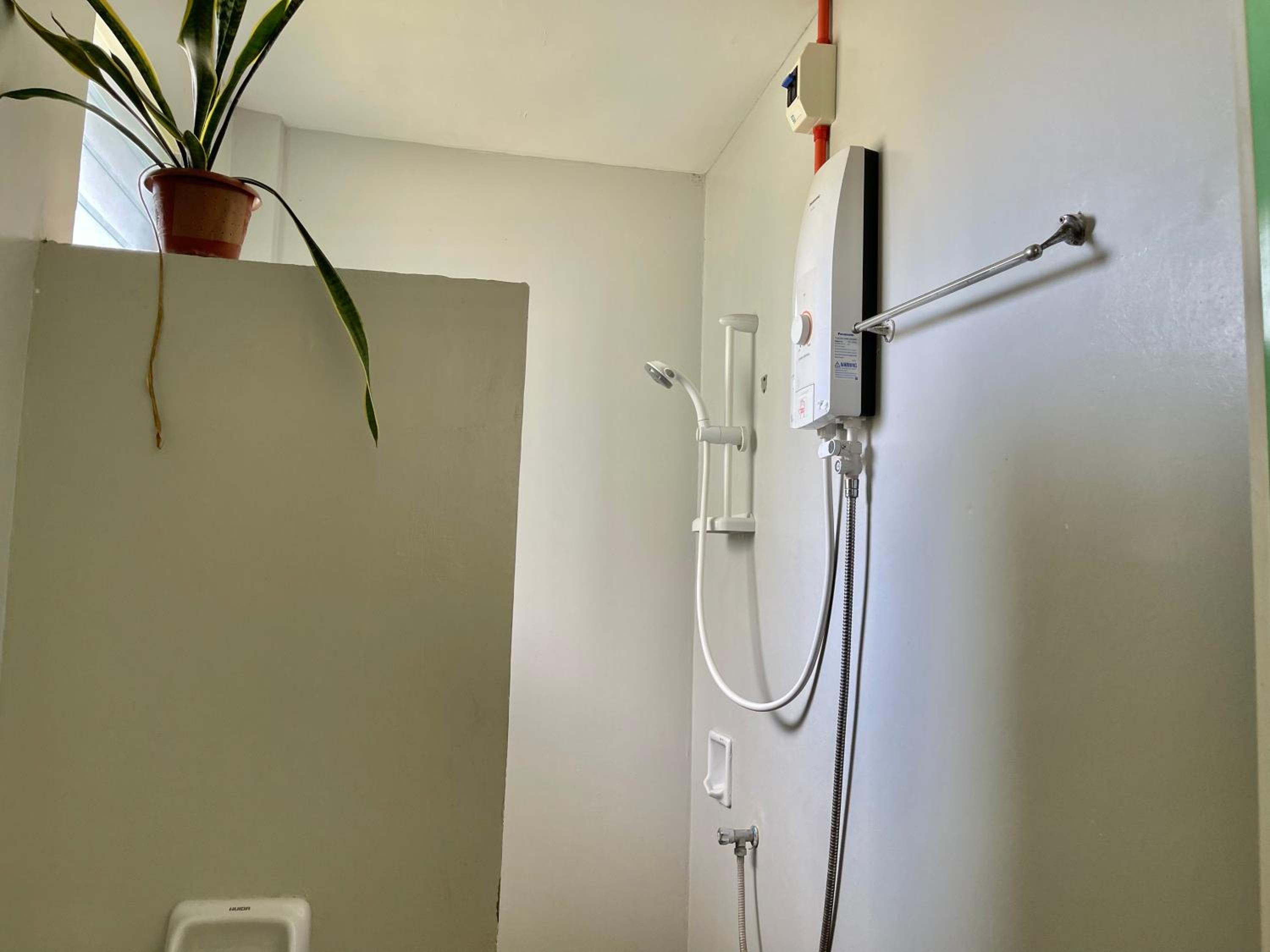 Double Room with Private Bathroom - Photo 7