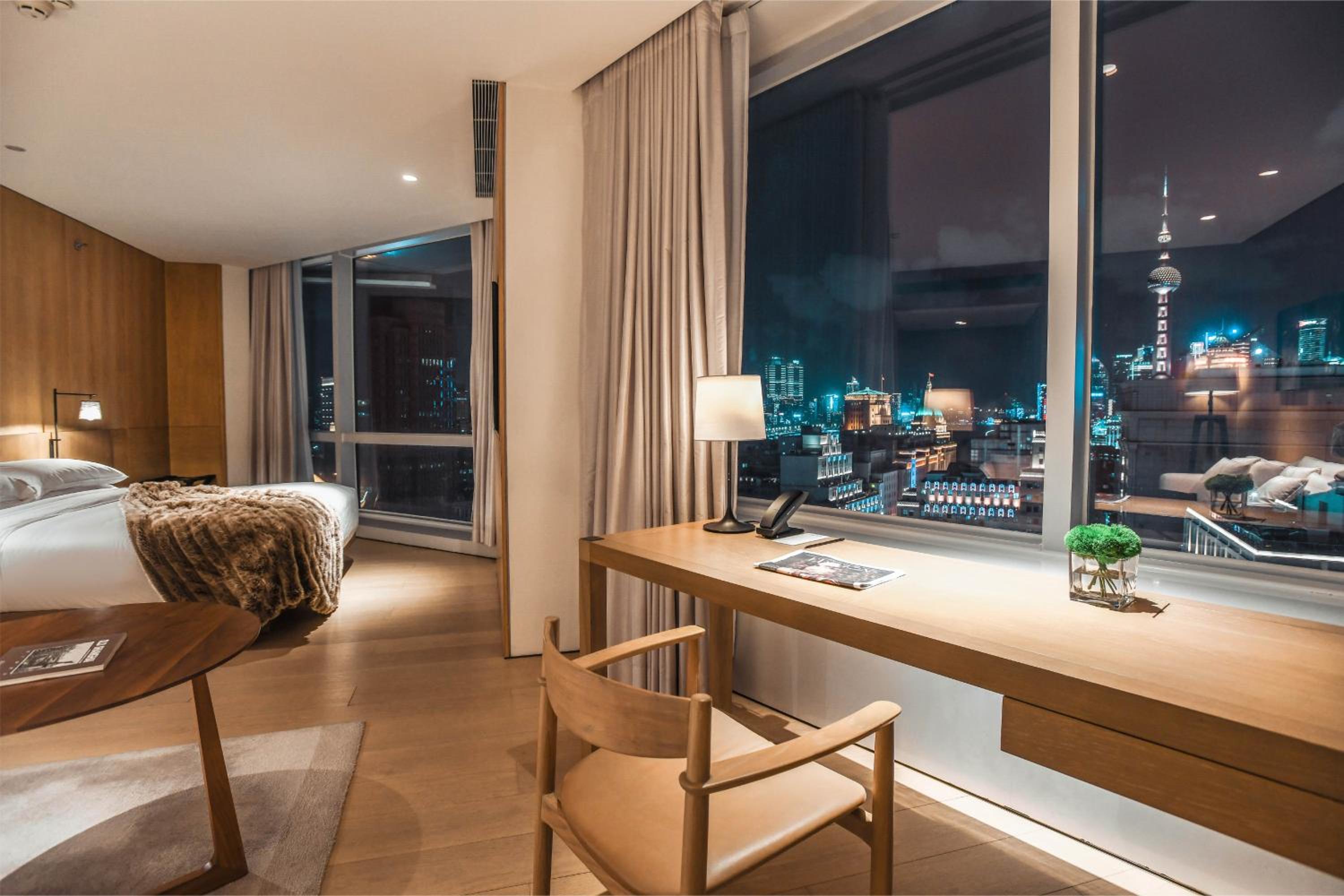 Pearl Tower View King Bed Room - Photo 2