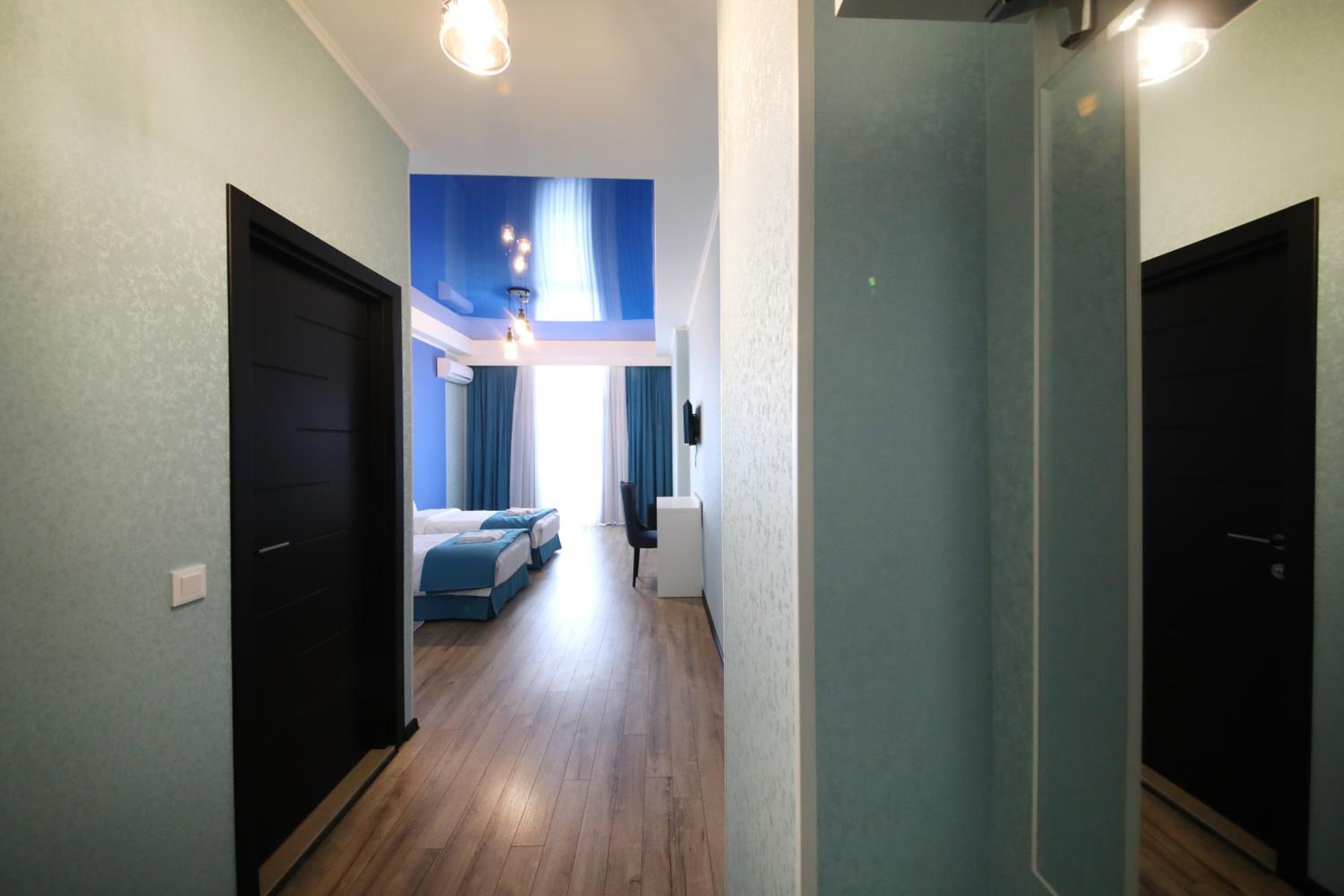 Deluxe Double or Twin Room with Balcony photo 3