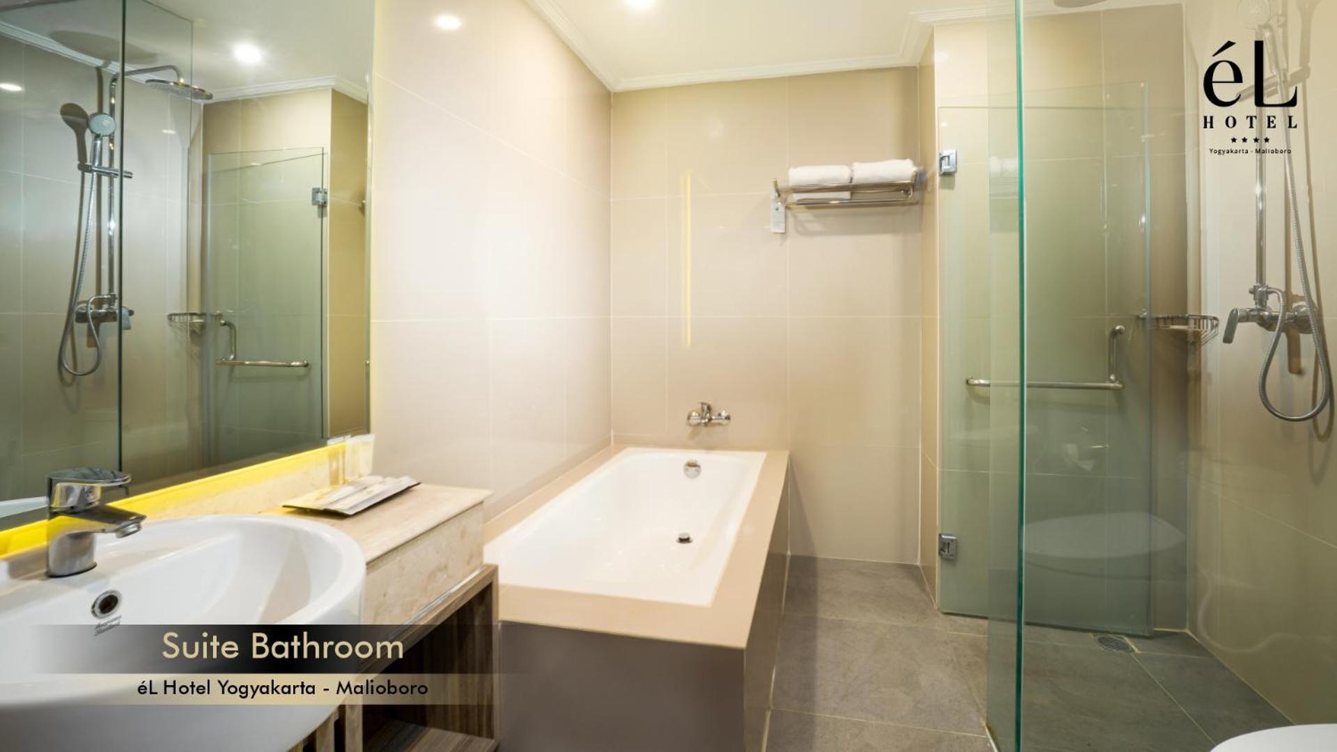 Suite - Photo 2