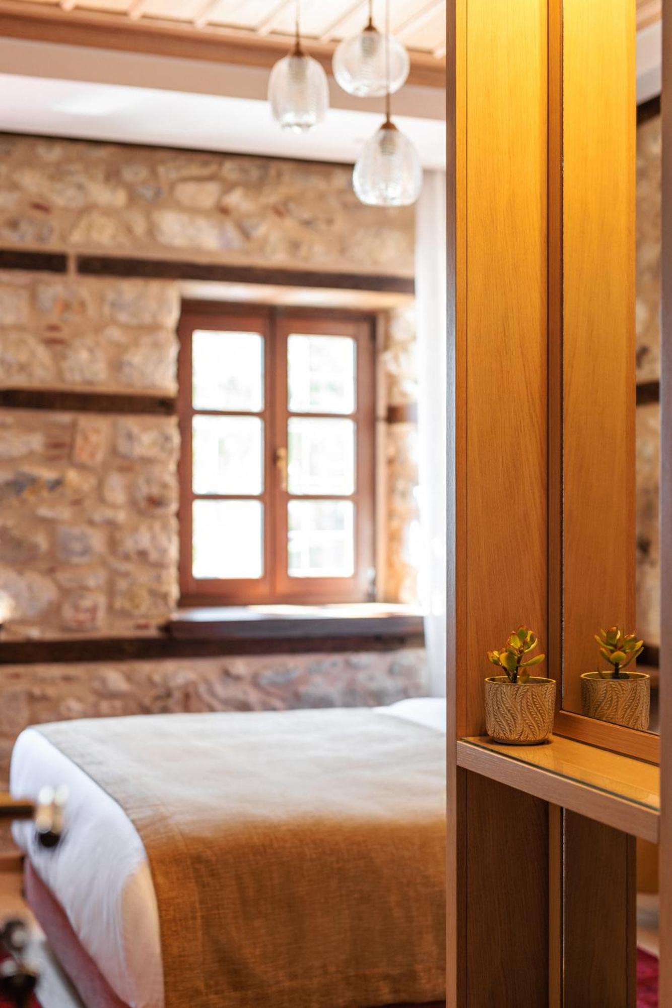 Deluxe Double Room with Shower photo 3