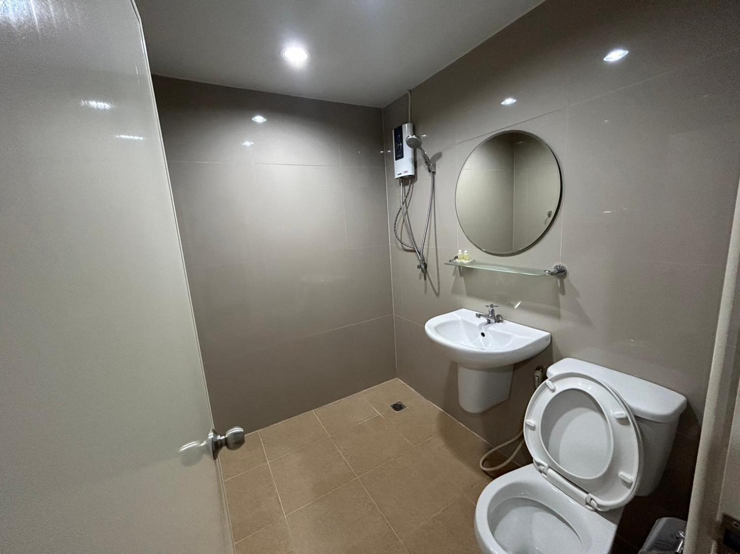 Deluxe Twin Room - Photo 2