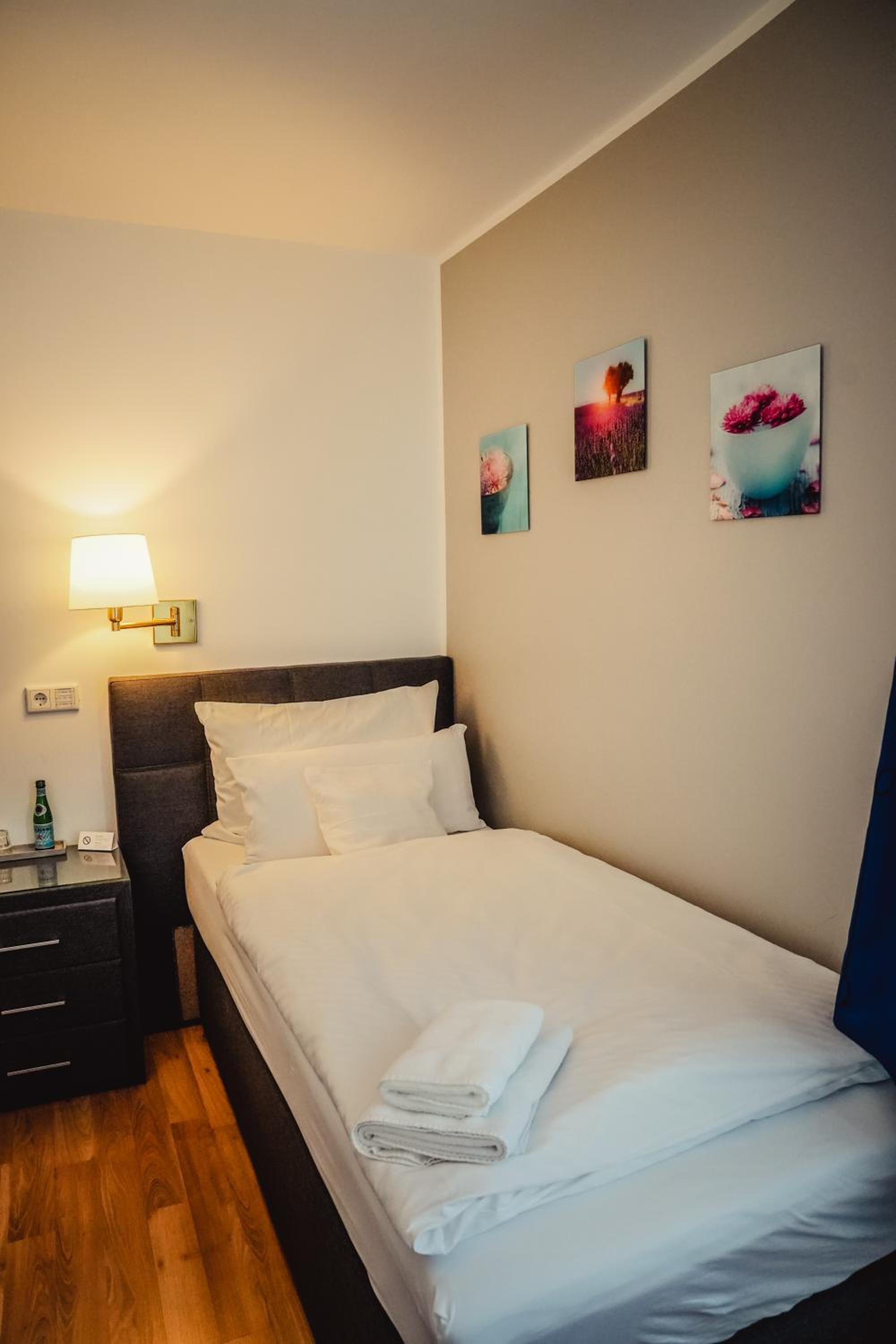 Single Room photo 3