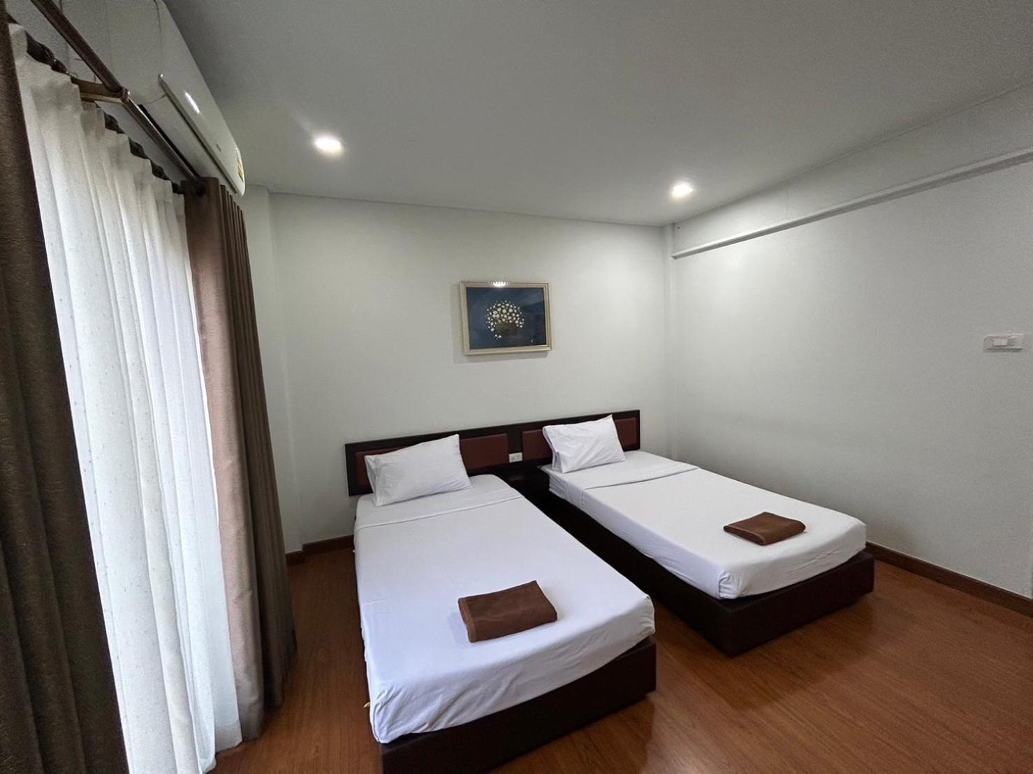 Deluxe Twin Room - Photo 9
