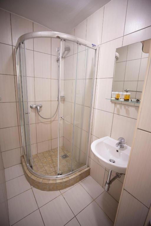 Economy Double or Twin Room - Photo 2