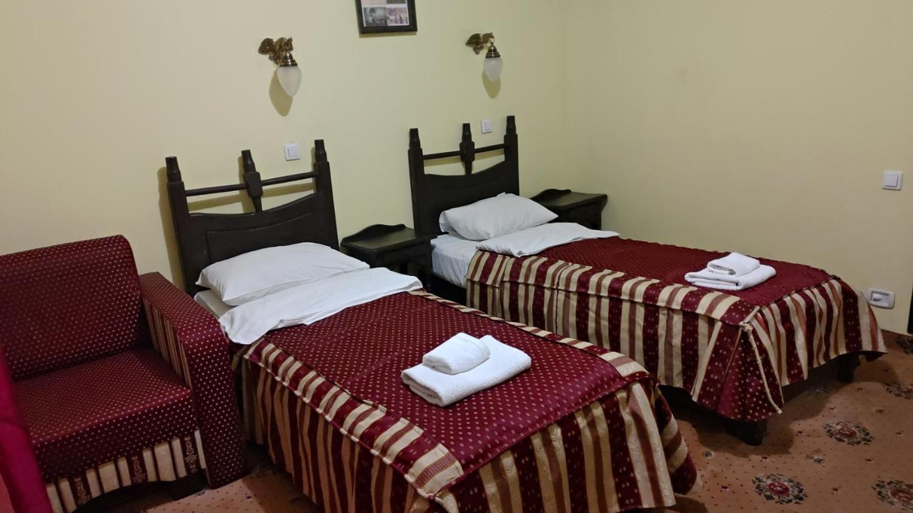 Deluxe Double or Twin Room photo 3