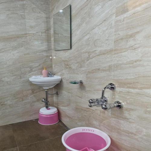 Deluxe Double Room with Balcony photo 2