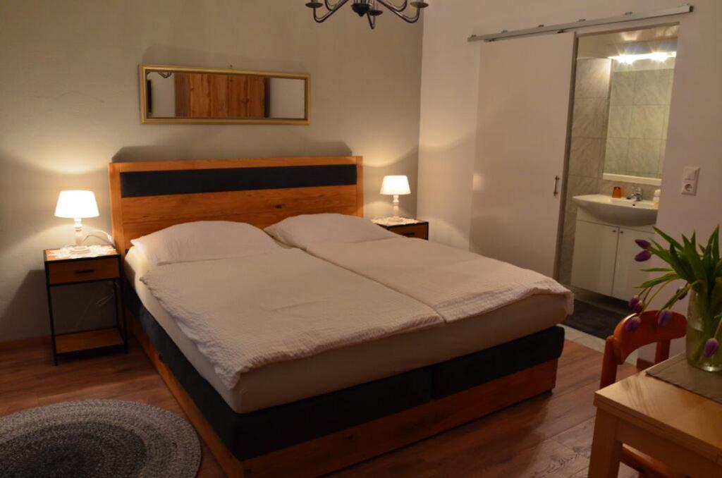 Double Room with Bath photo 3