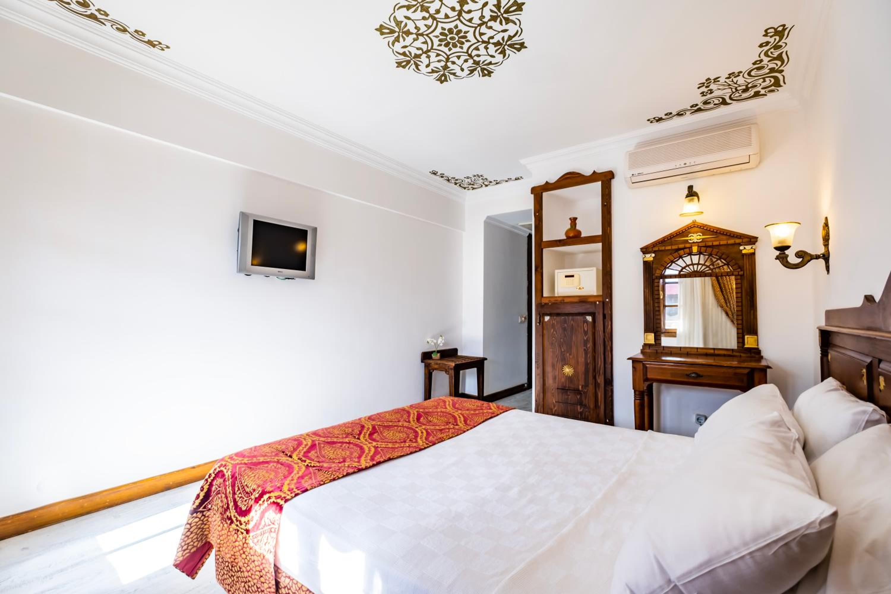 Standard Room with Garden View photo 3