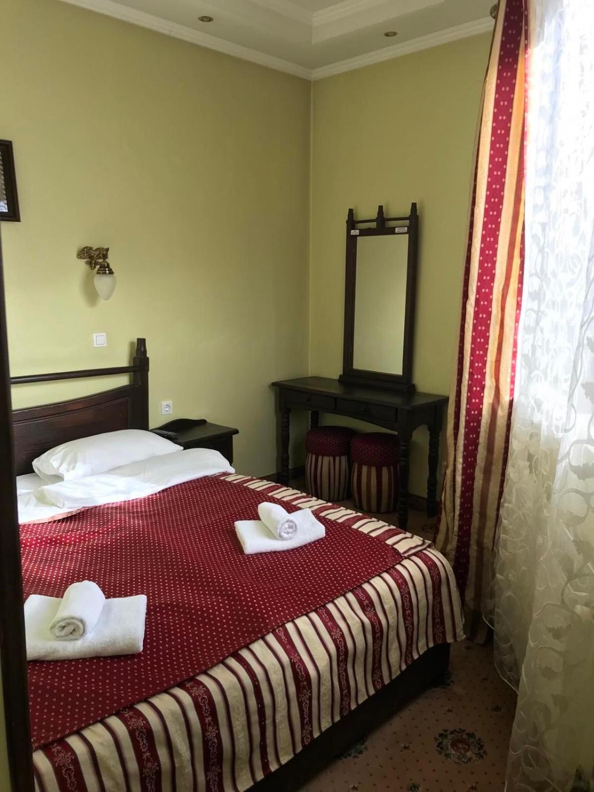 Budget Twin Room photo 3