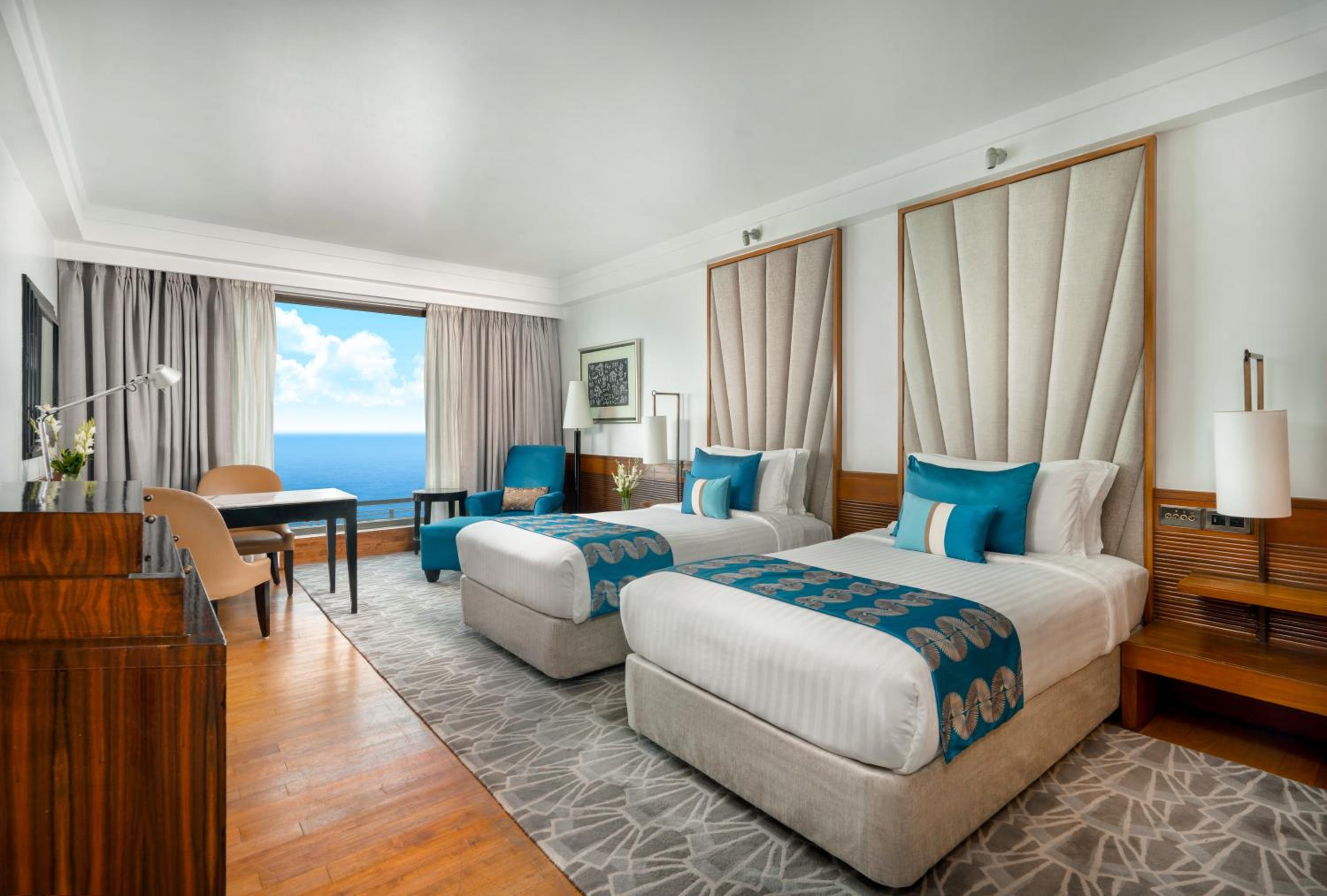 Premium Twin Room with Sea View - Photo 14