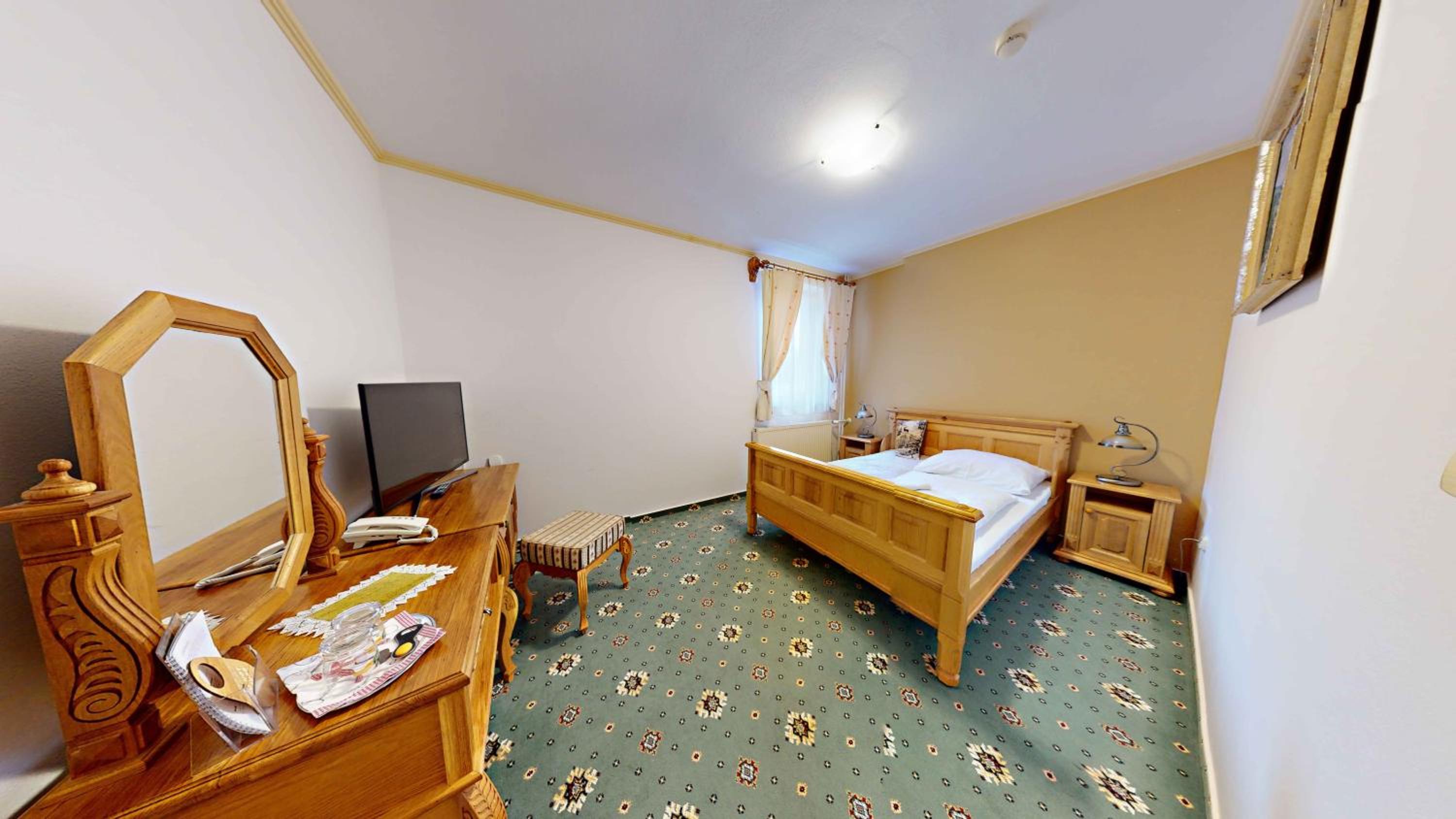 Double Room - Photo 12