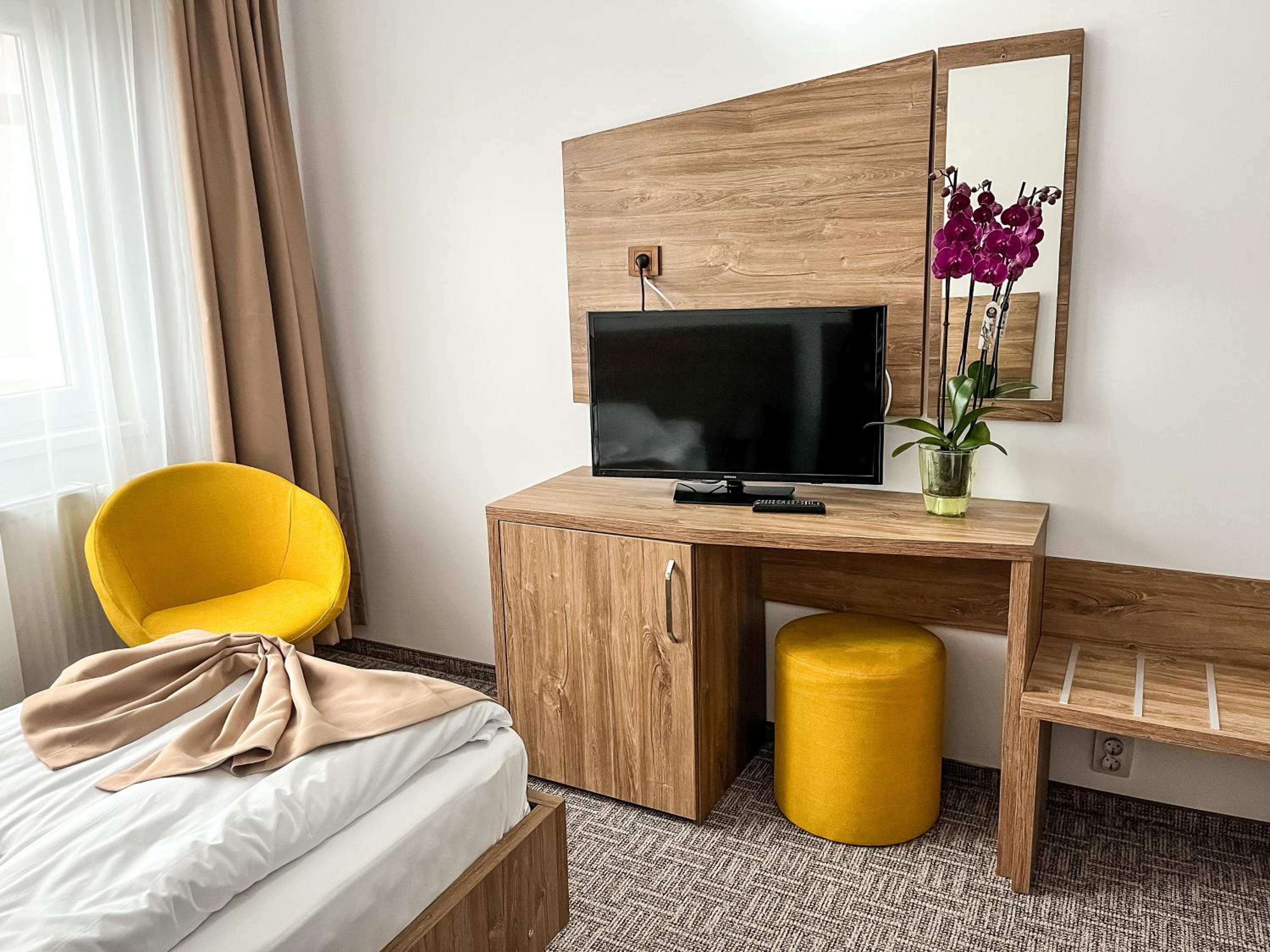 Twin Room - Photo 6