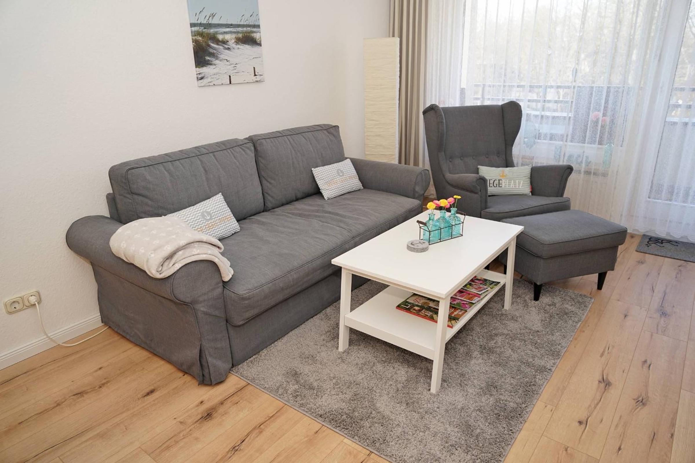 One-Bedroom Apartment with Balcony photo 1