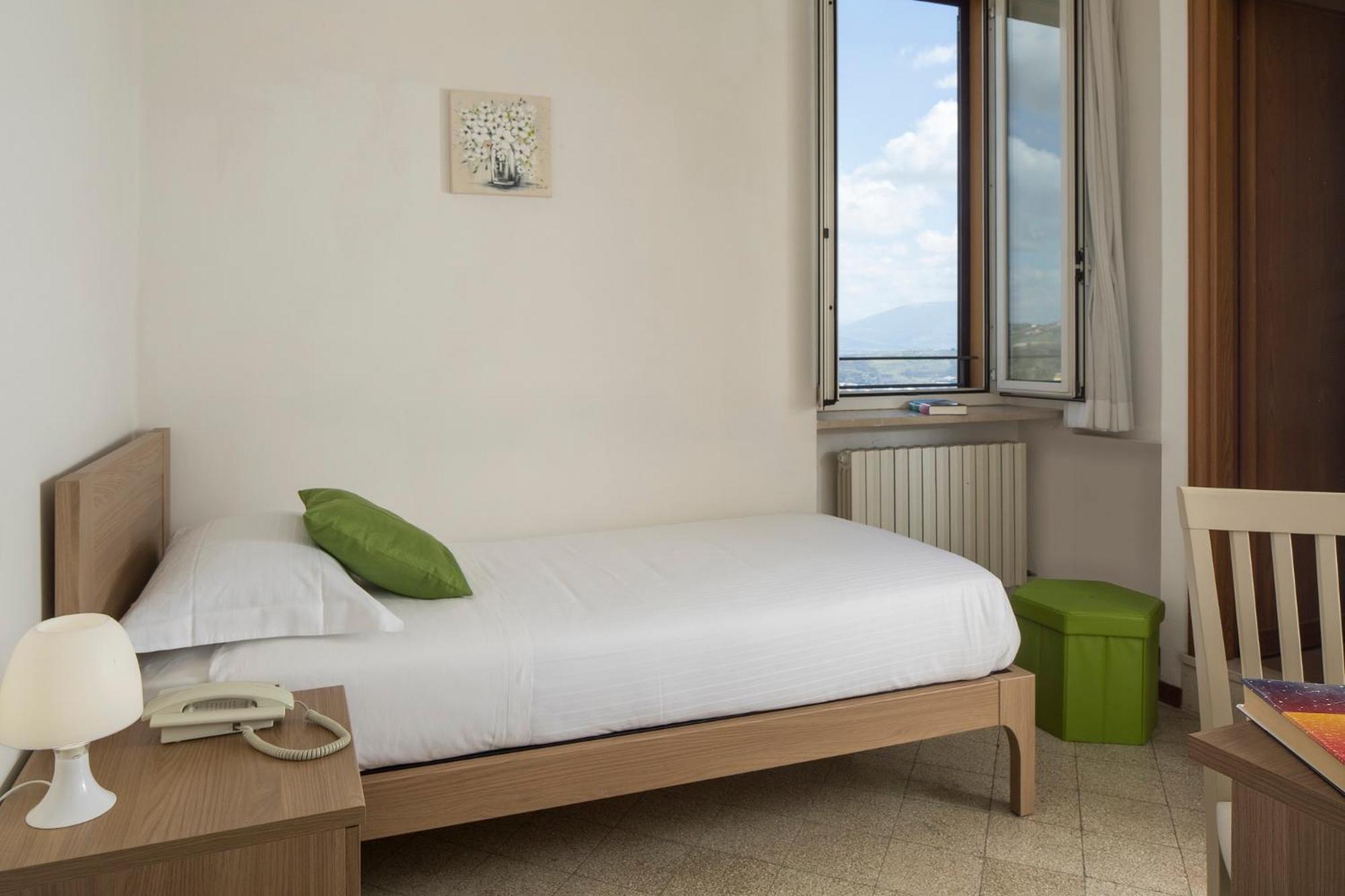 Single Room with Garden View photo 1