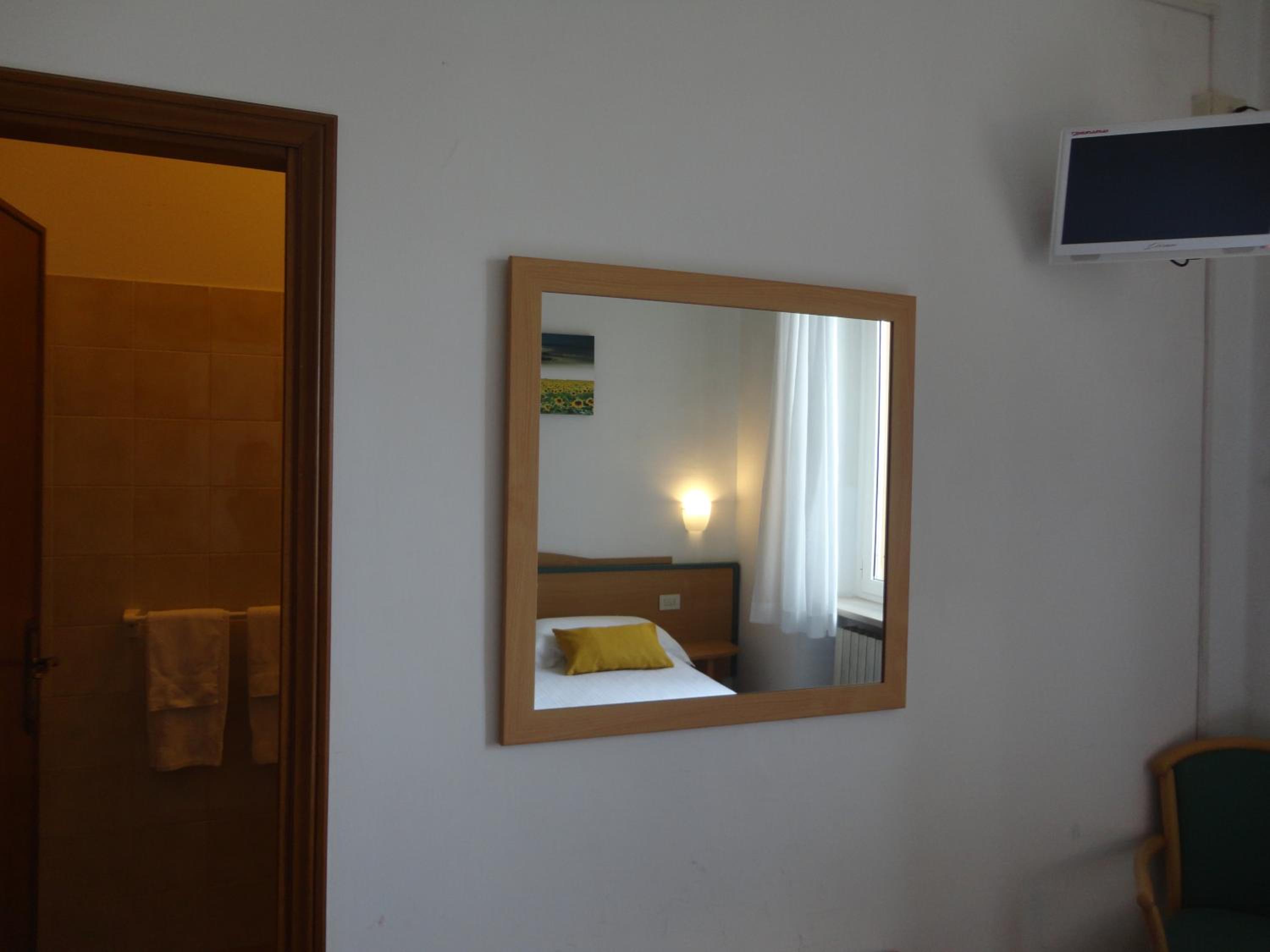 Double Room with Garden View - Photo 3