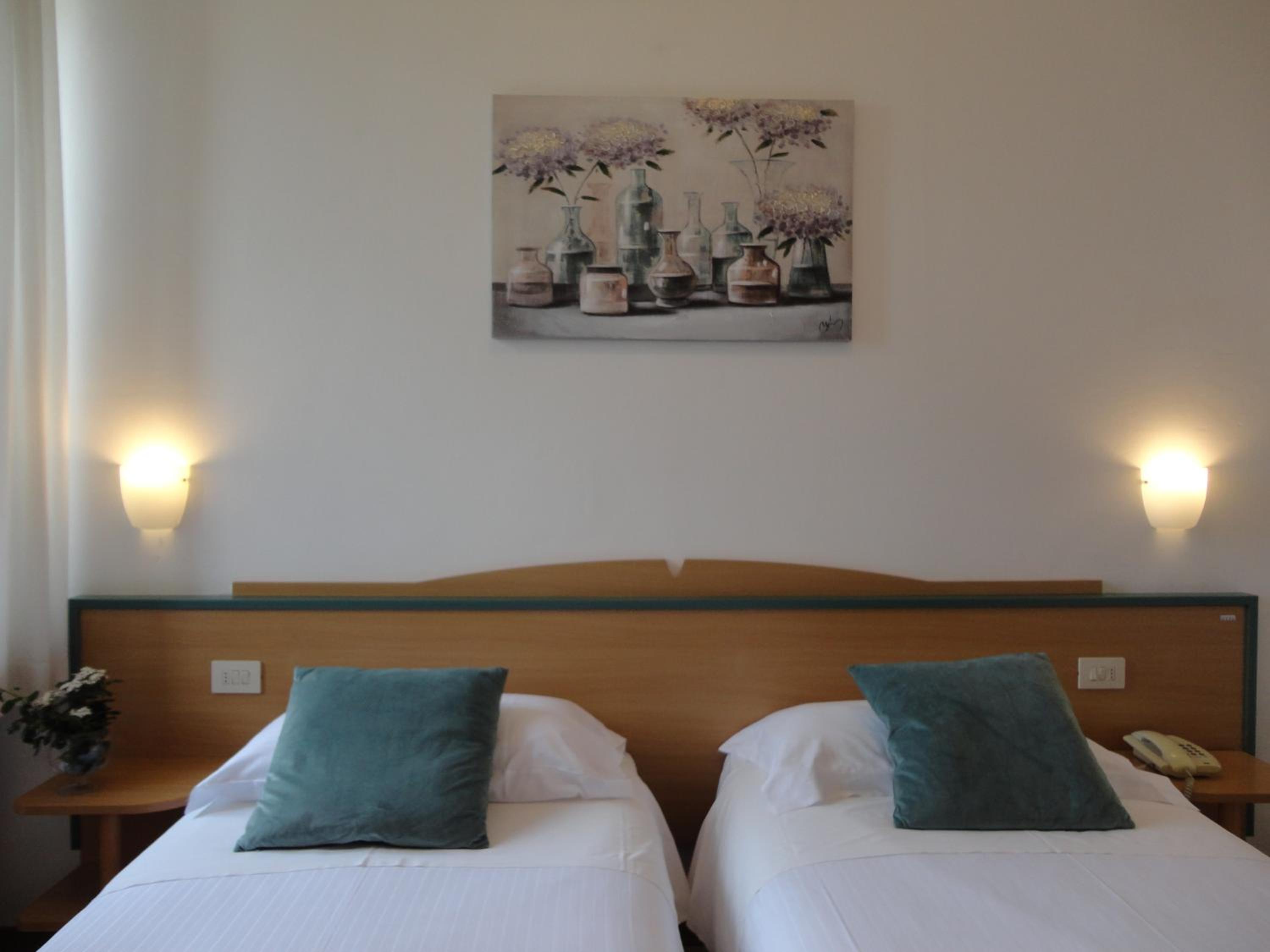 Twin Room with Garden View - Photo 7
