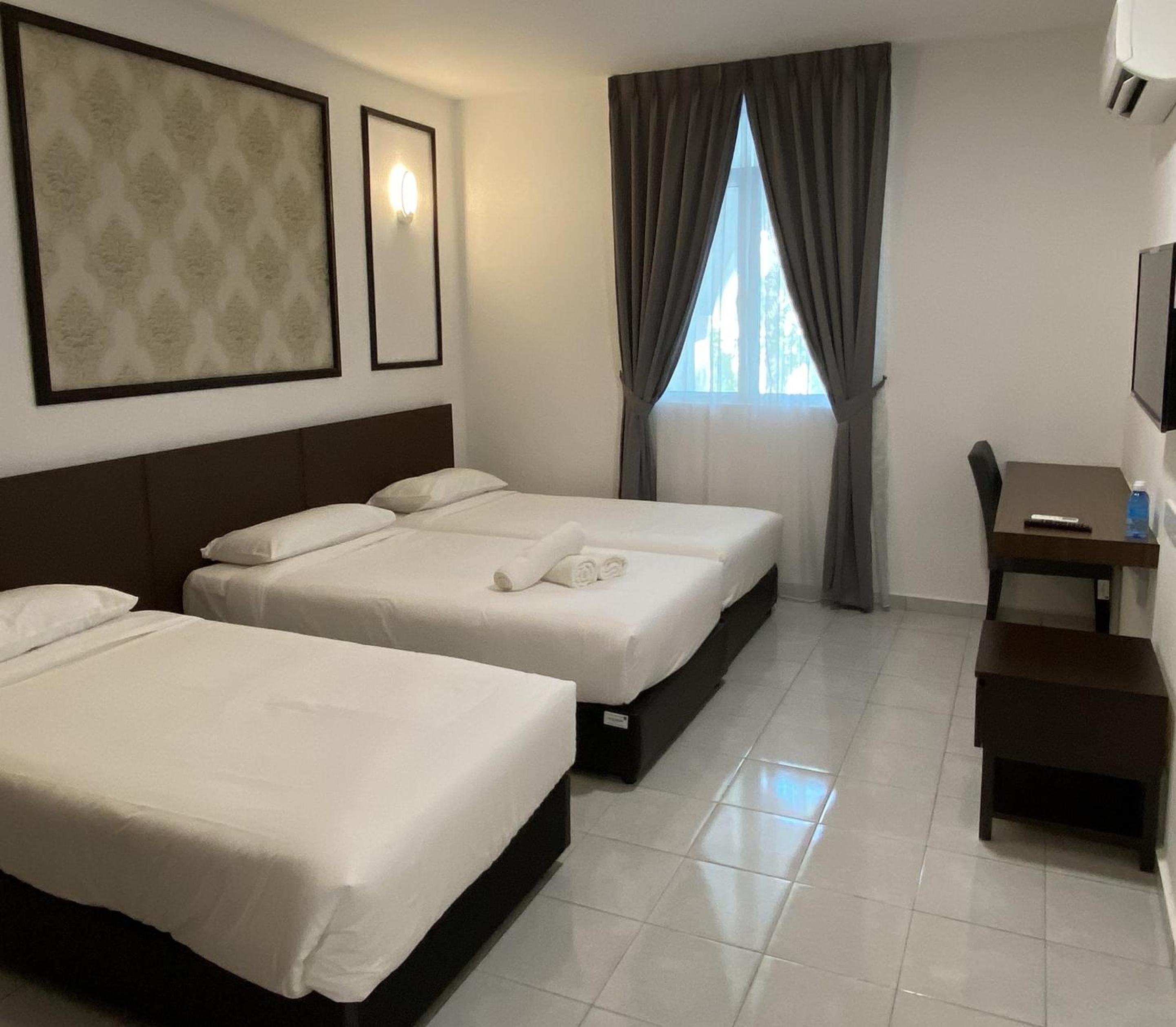 Deluxe Triple Room - Photo 4