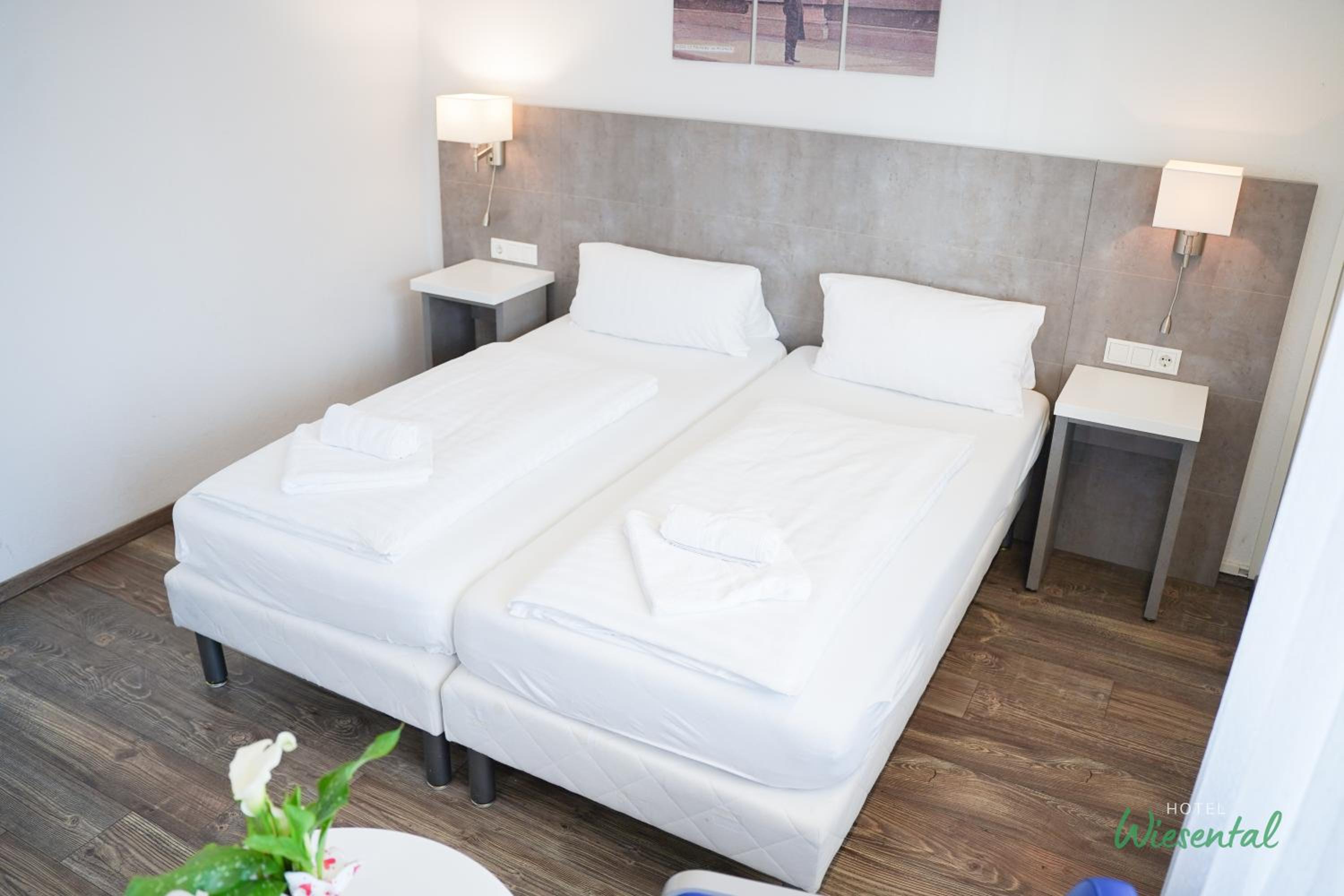 Double or Twin Room - Photo 8