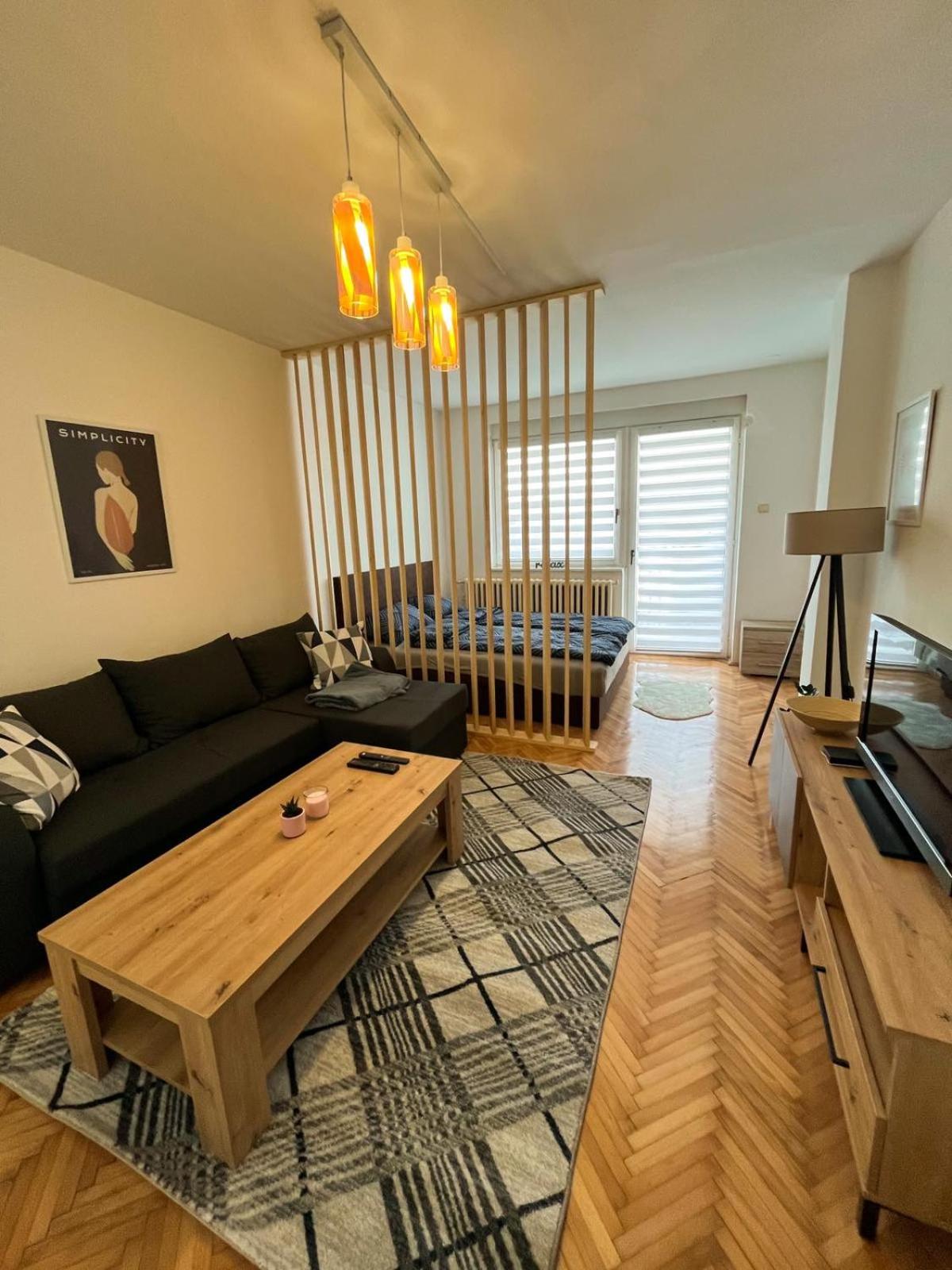 One-Bedroom Apartment photo 1