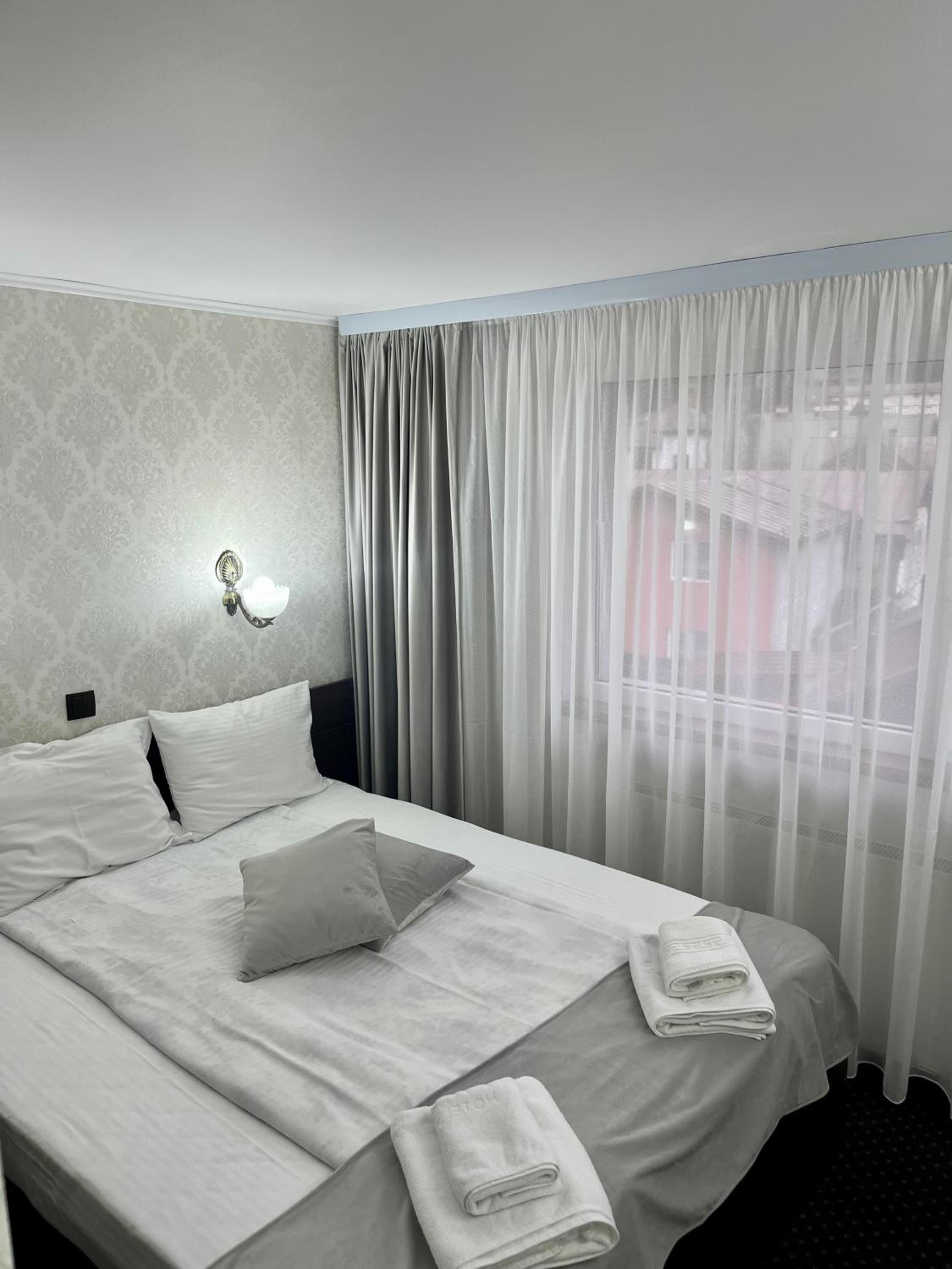 Superior Double Room - Photo 8