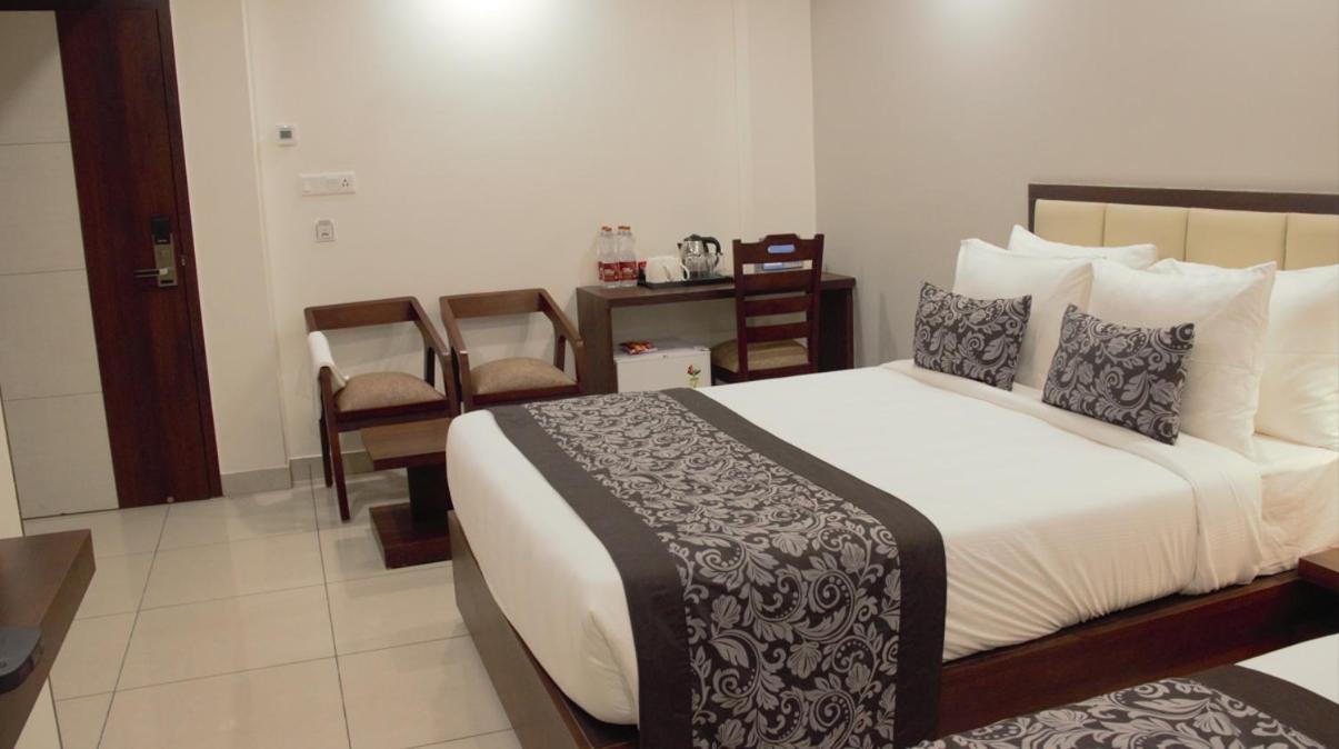 Superior King Room - Photo 2