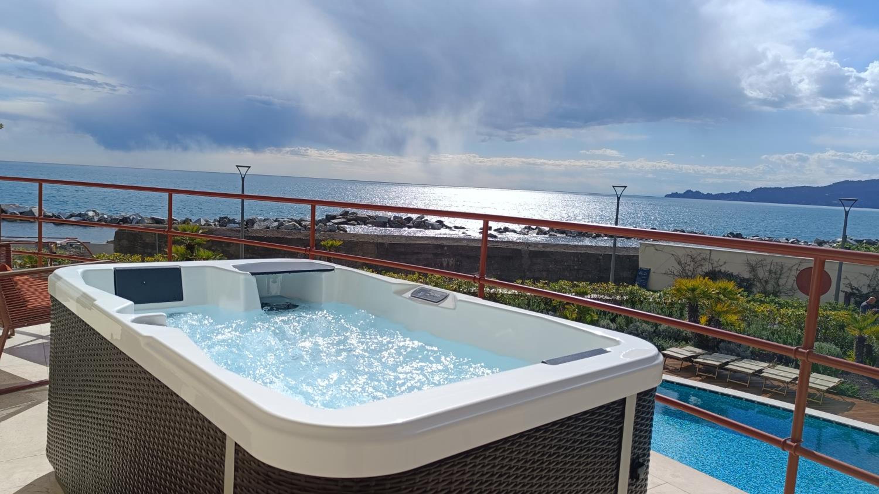 Privilege Portofino Room with Spa Bath - Photo 9