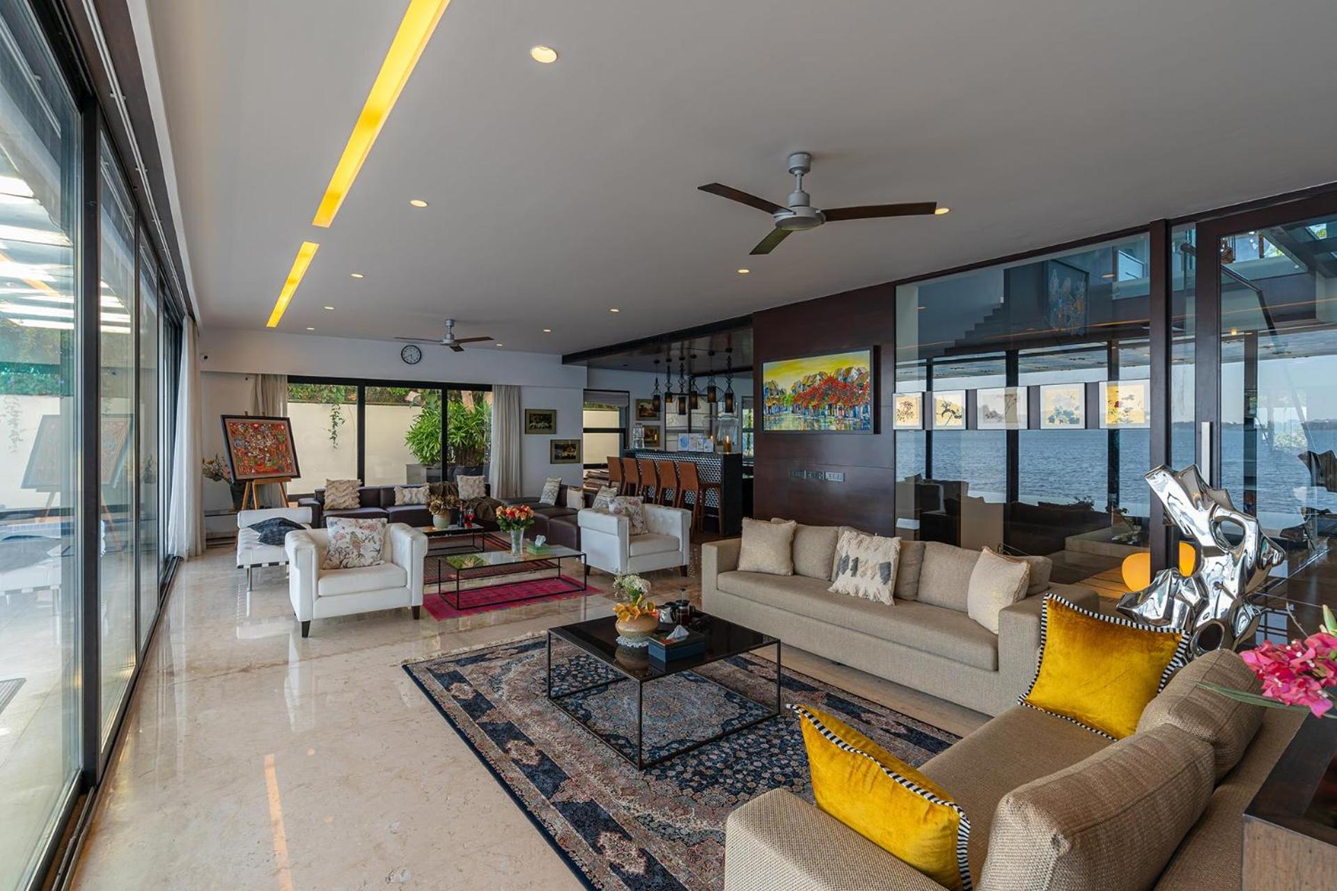 Villa photo 1