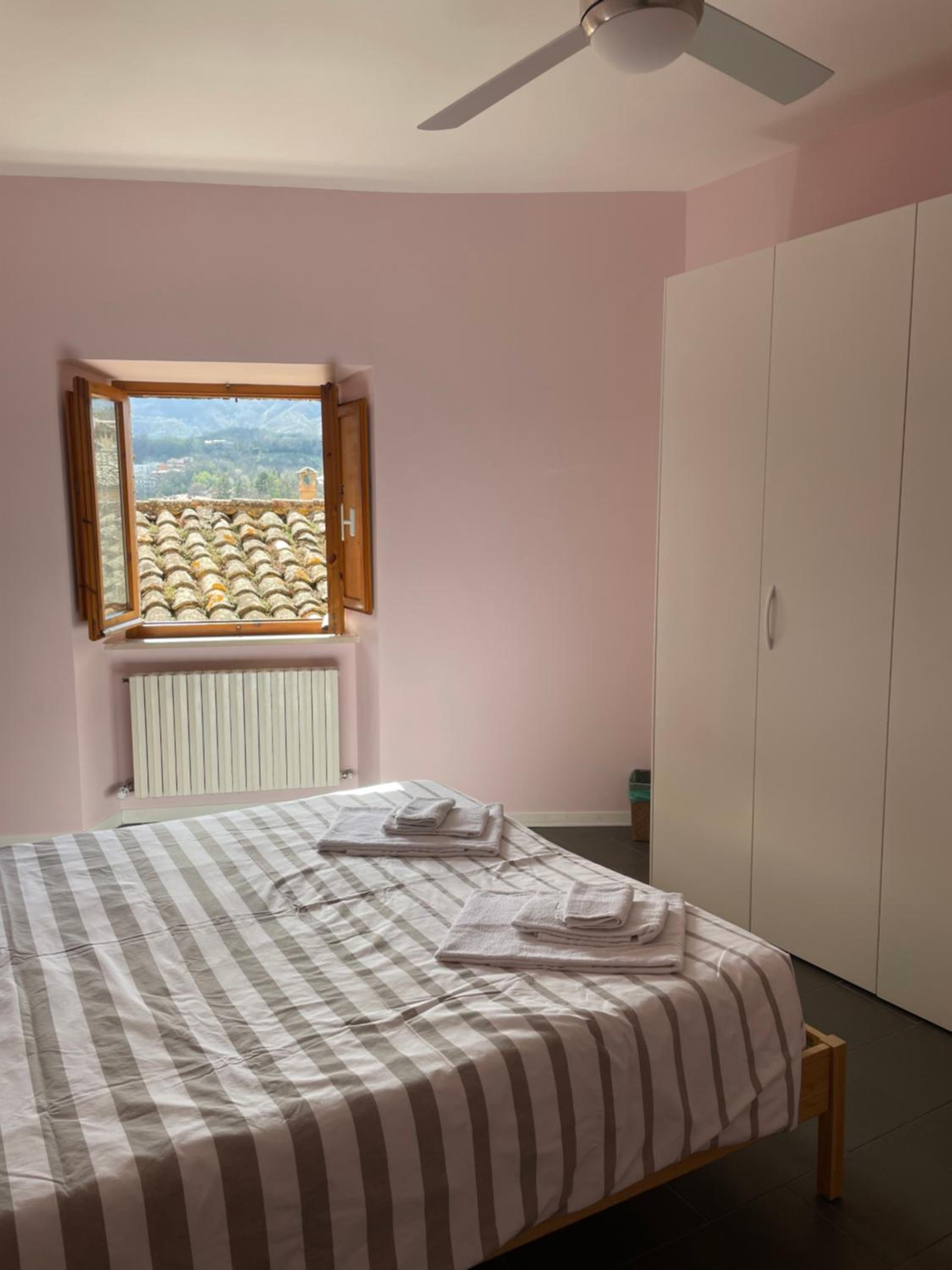 Large Double Room photo 1