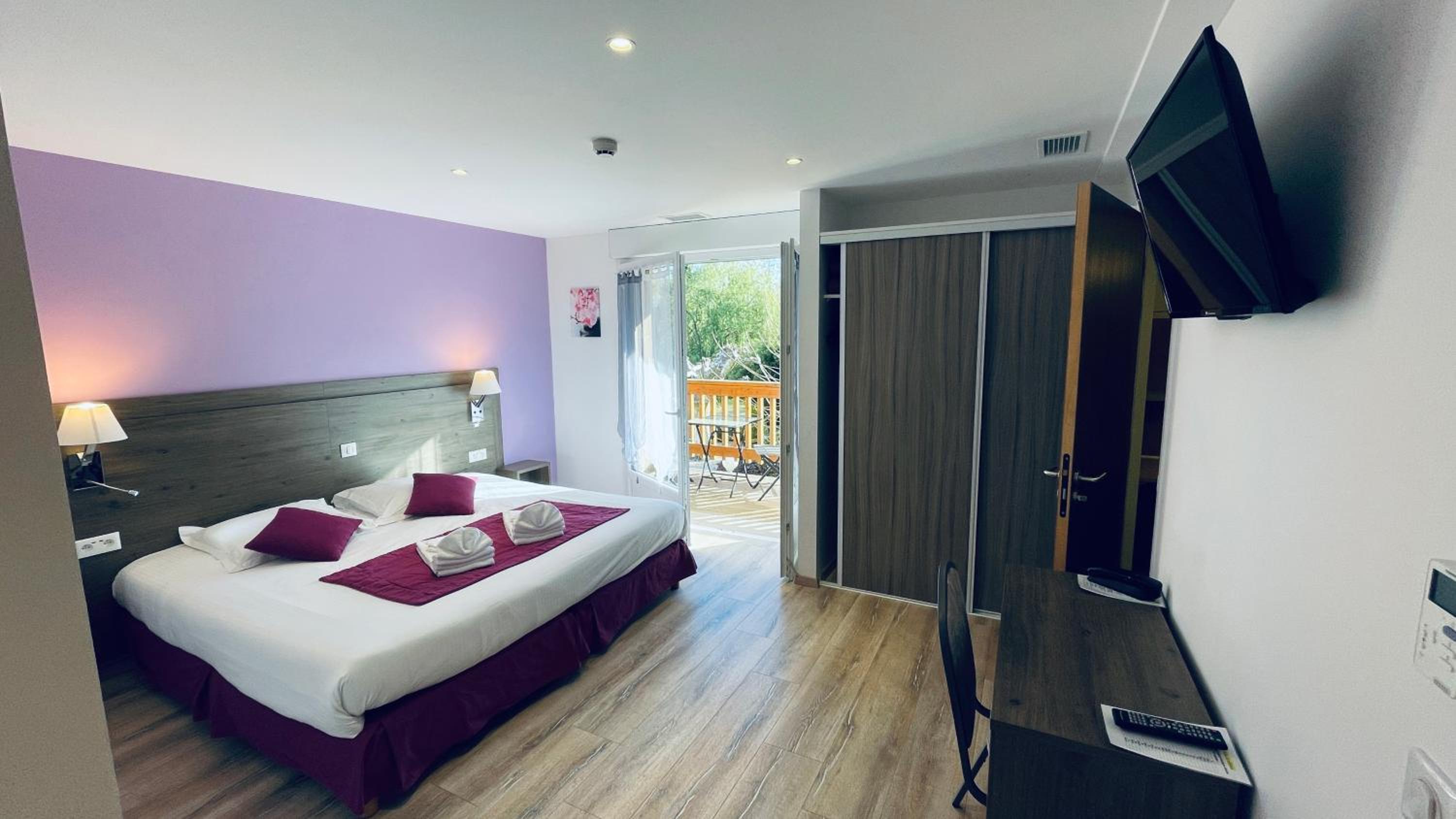 Queen Room with Balcony