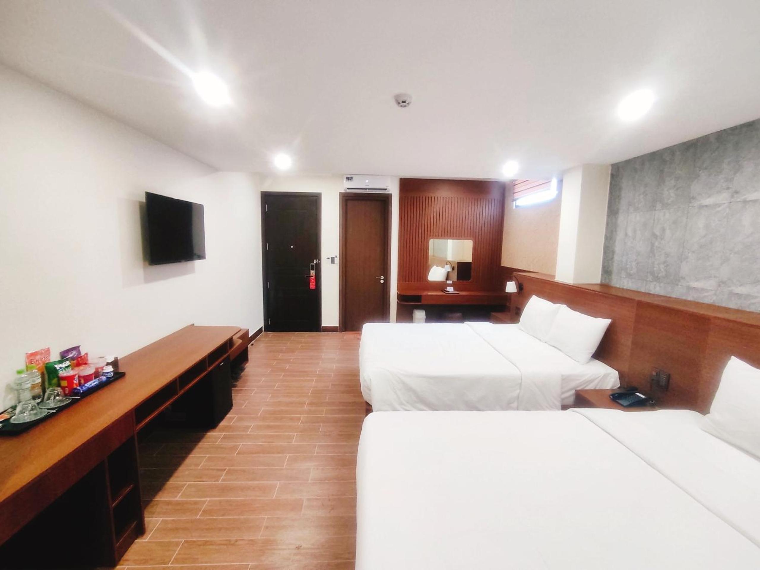 Standard Family Room - Photo 6