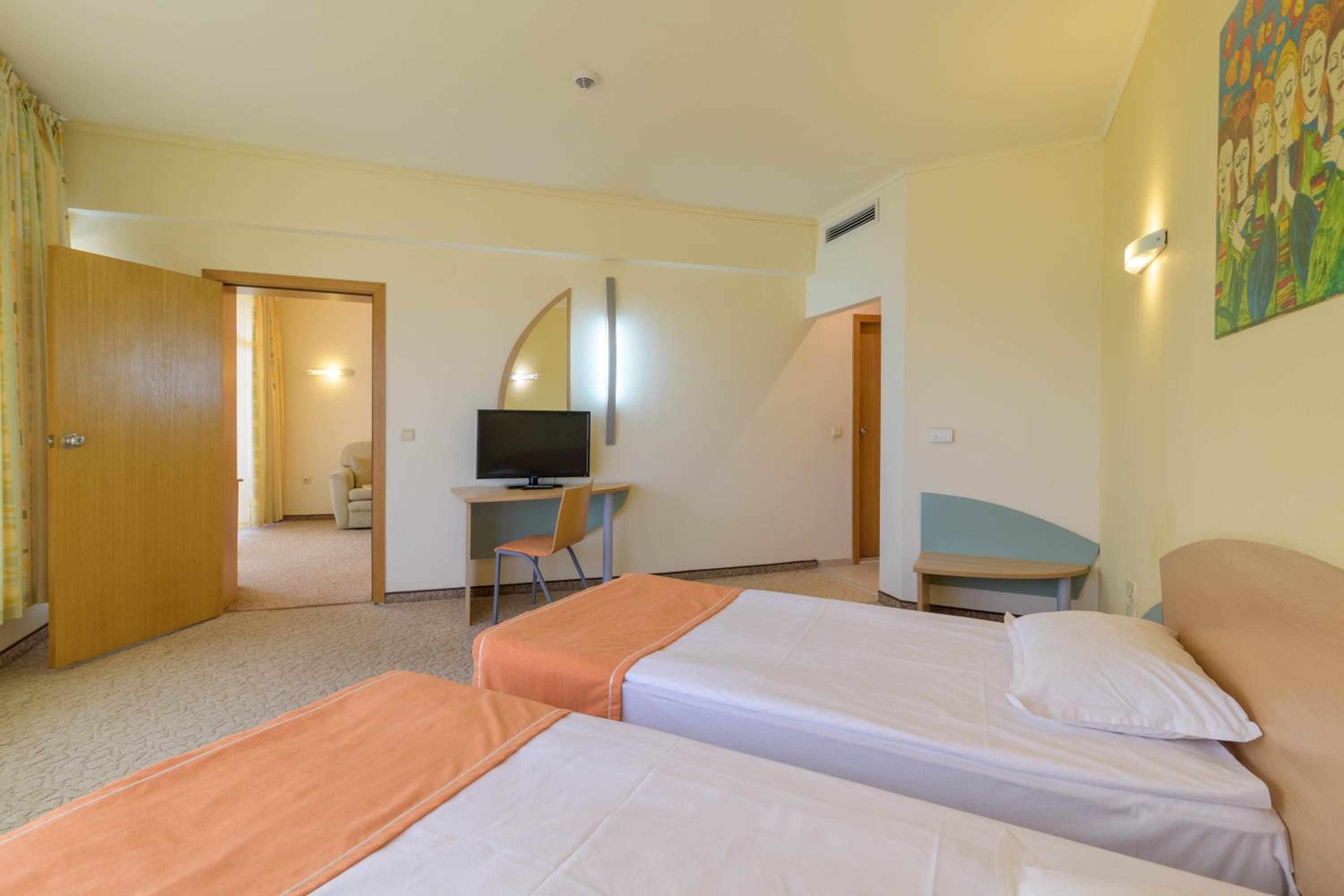 One-Bedroom Apartment with Balcony