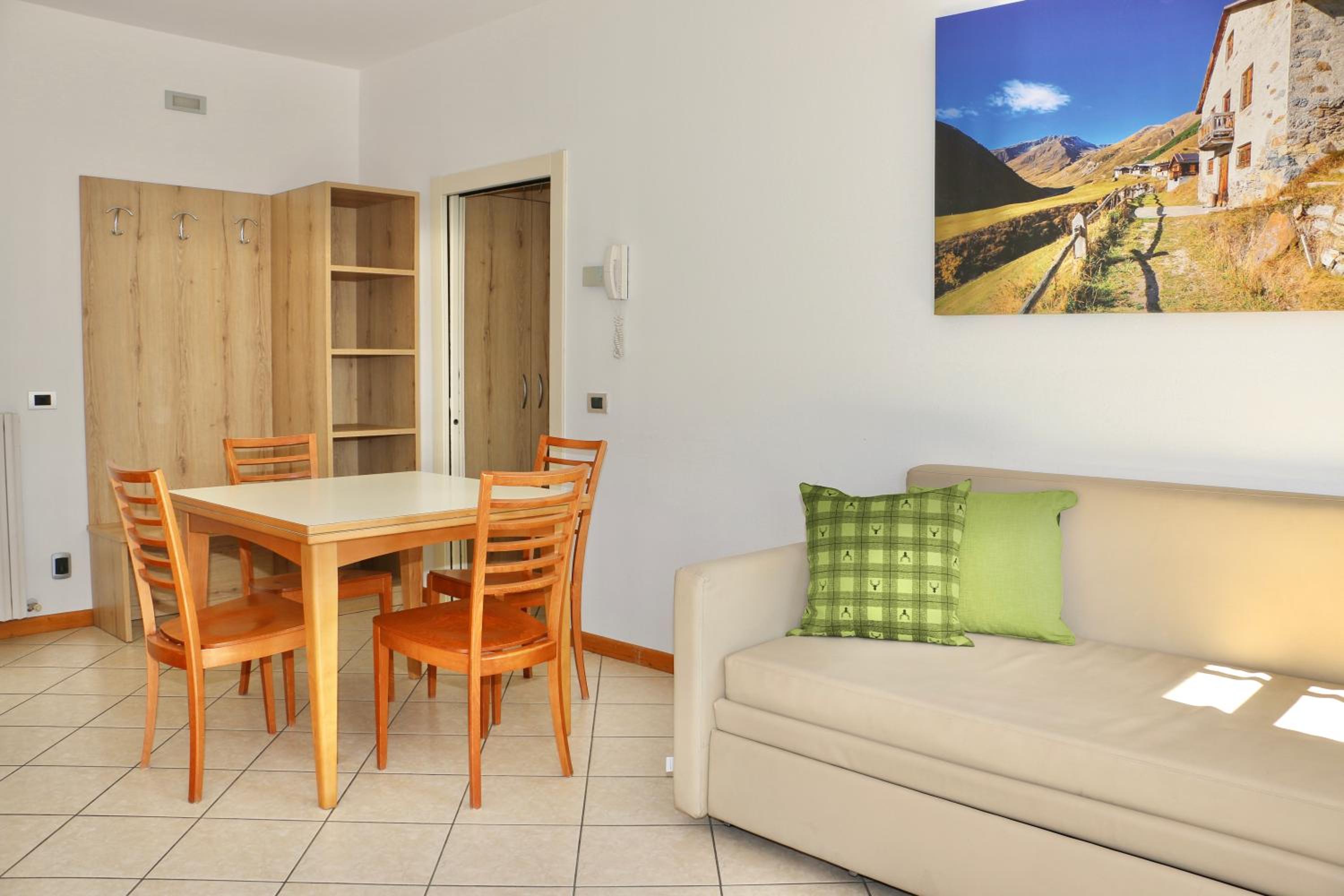One-Bedroom Apartment photo 2