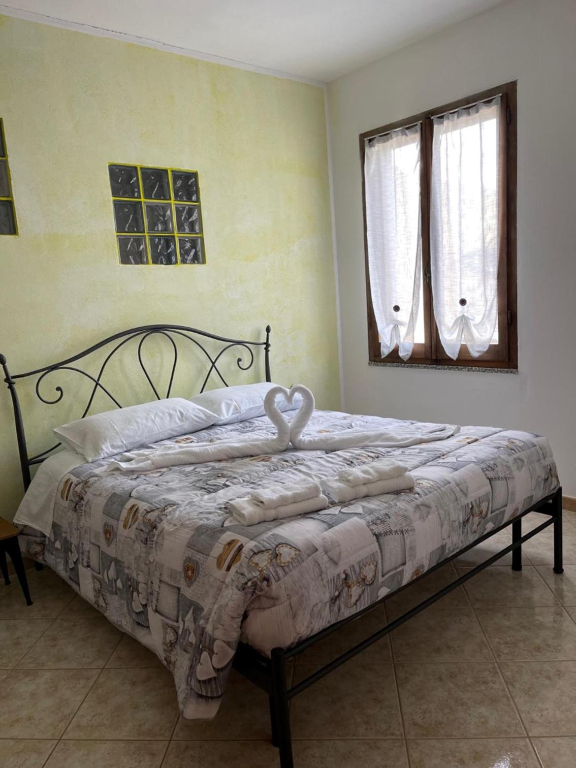 Double Room with Private Bathroom - Photo 1