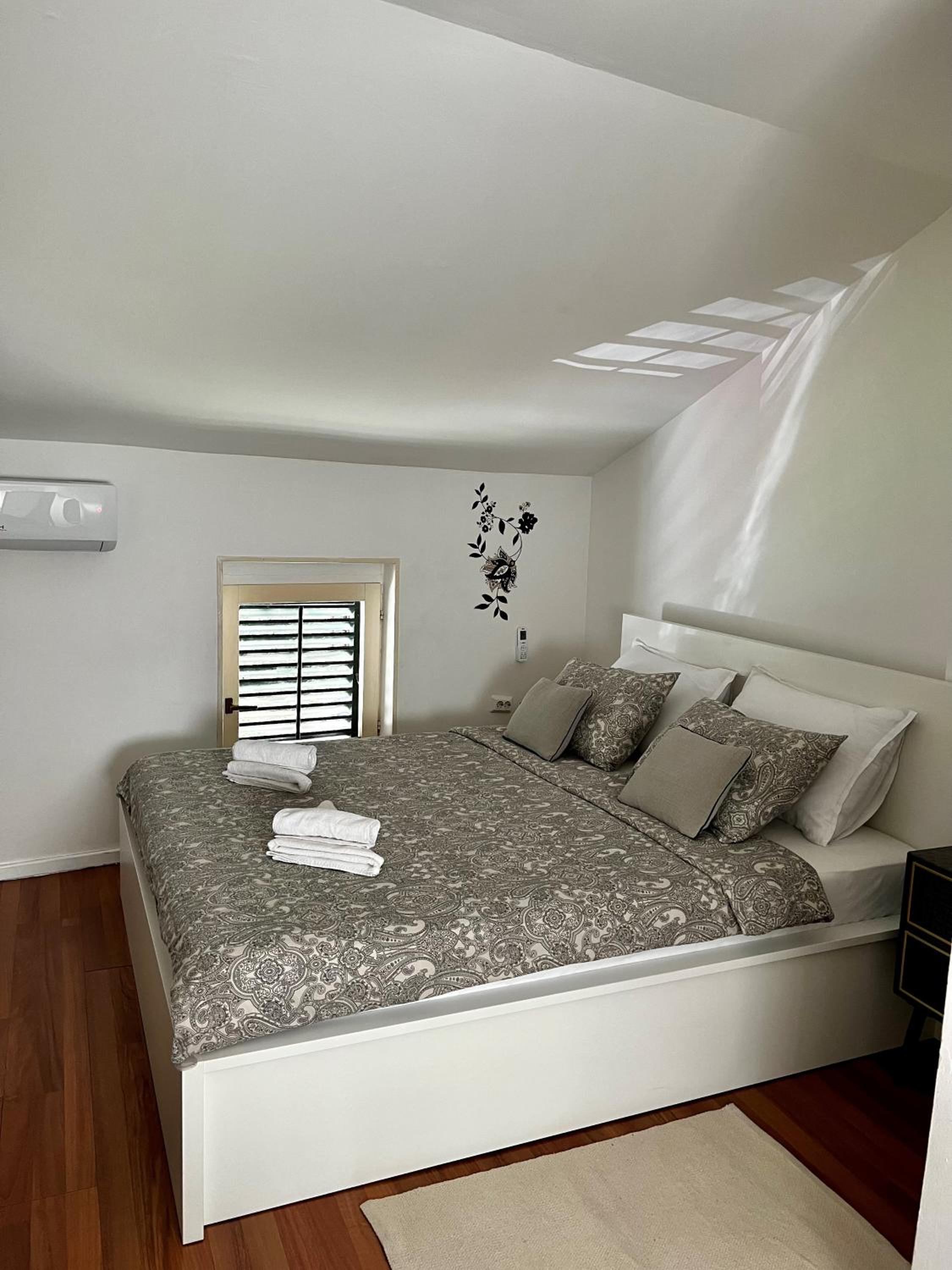 Apartment - Photo 37