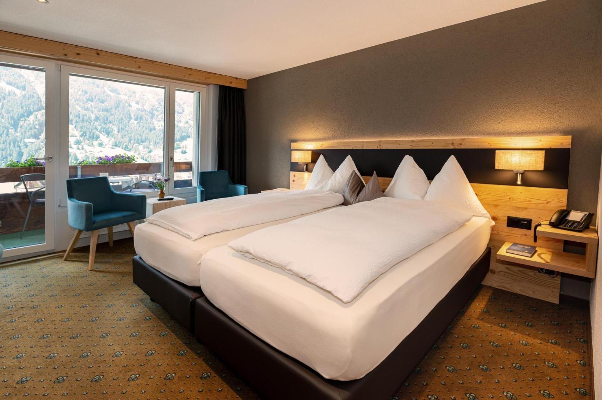 Superior Twin Room with Balcony - Photo 1