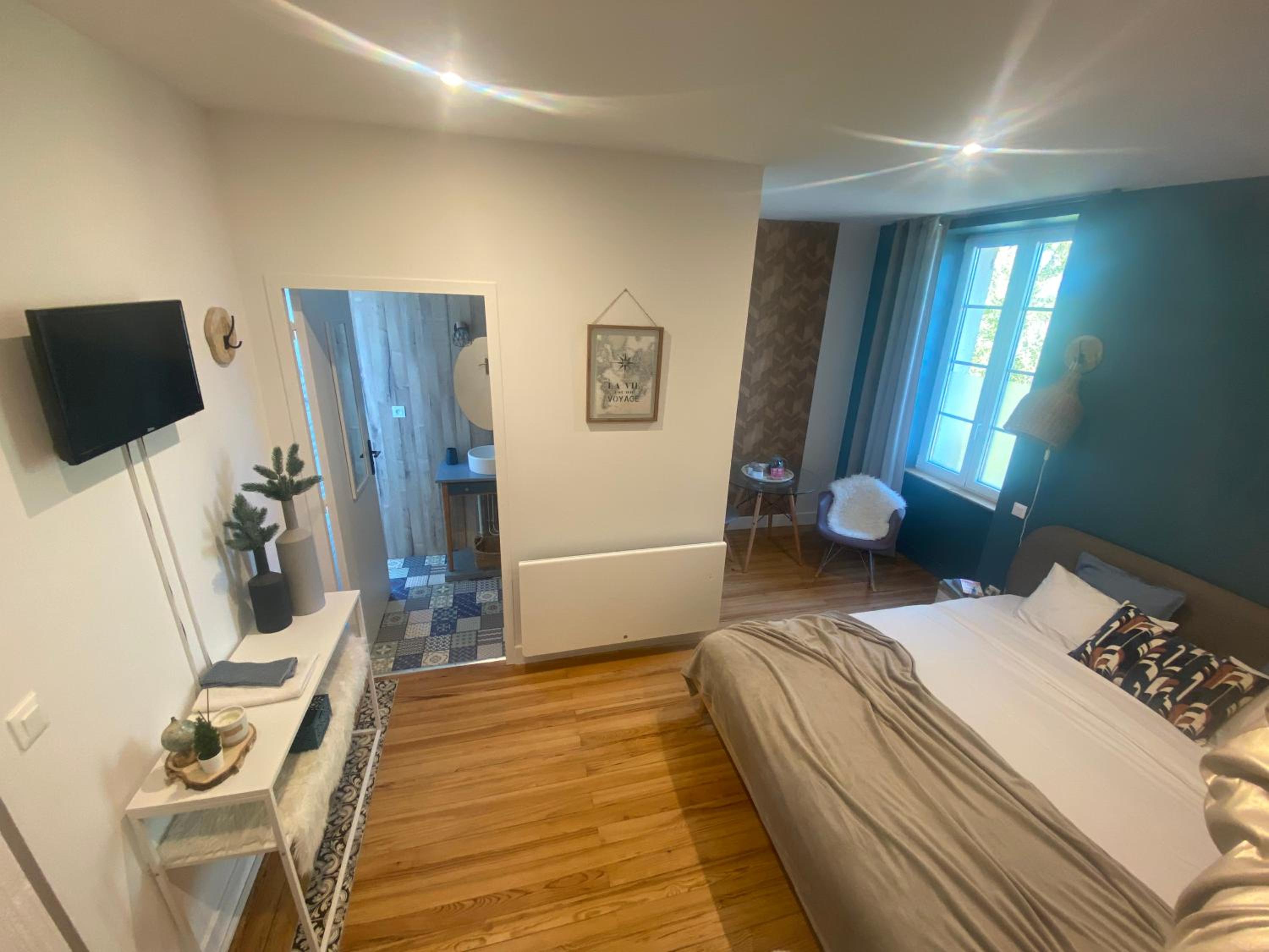 Double Room - Photo 3