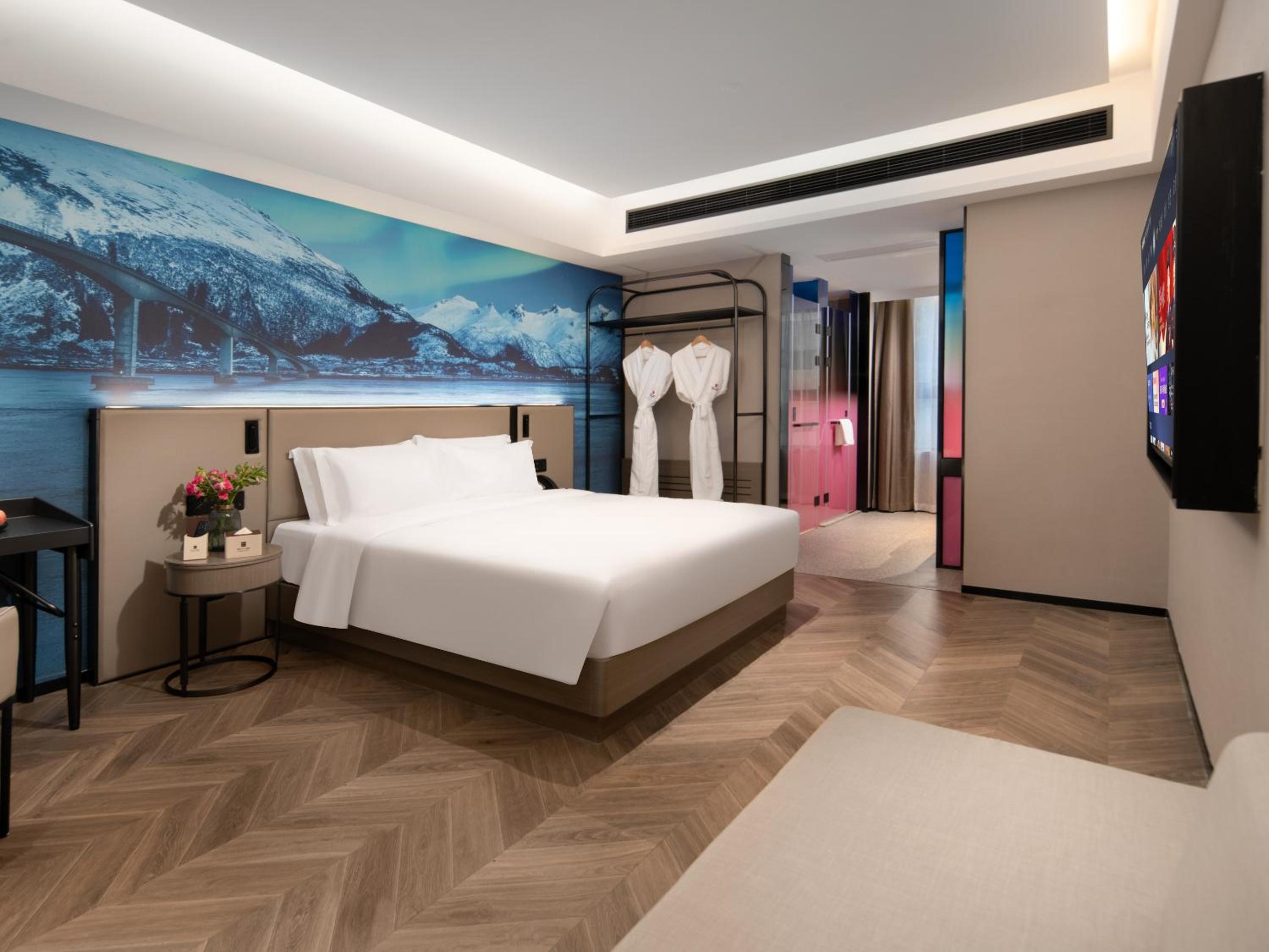 Superior King Room