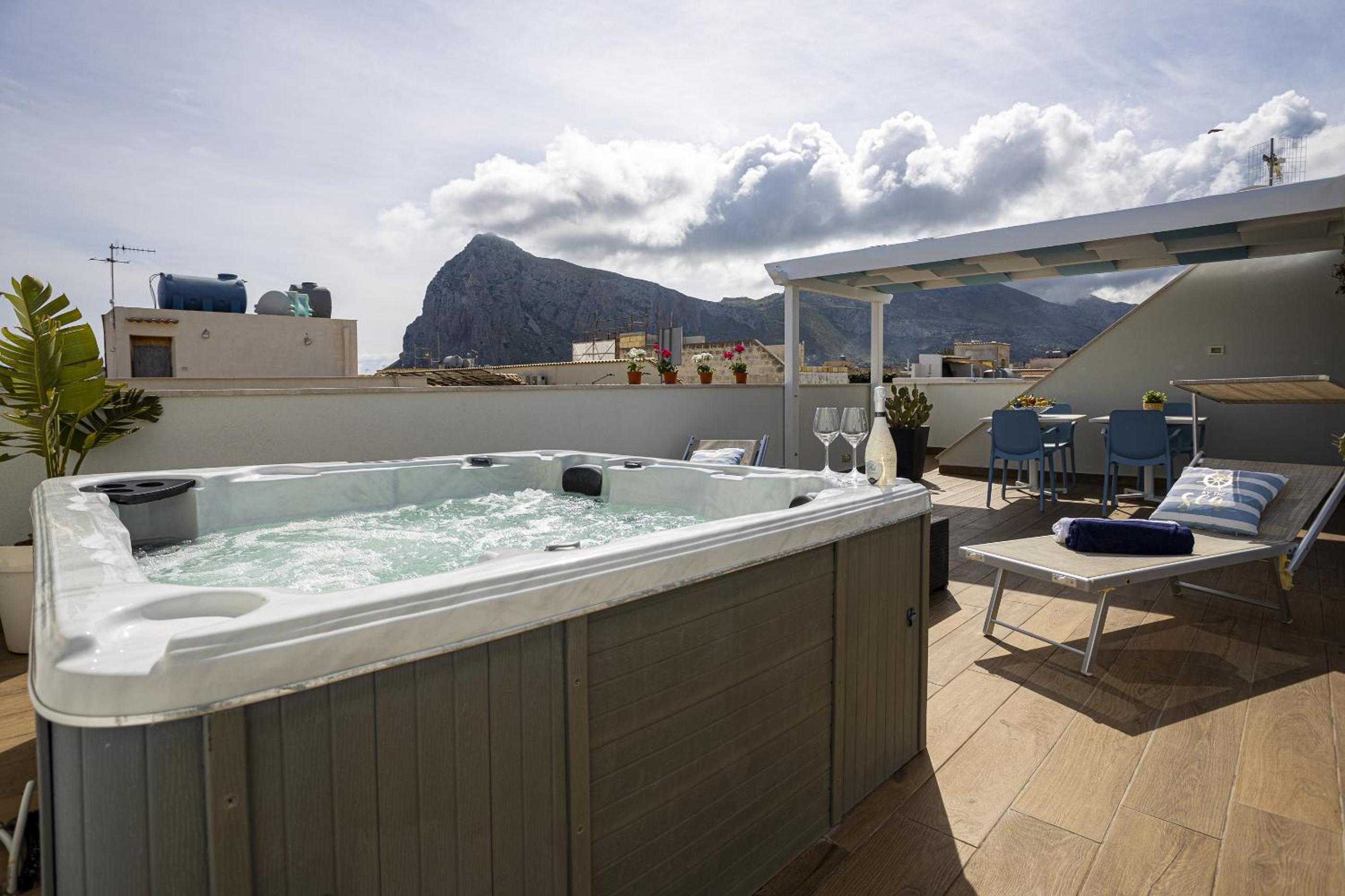 Suite with Terrace and Spa Bath photo 2