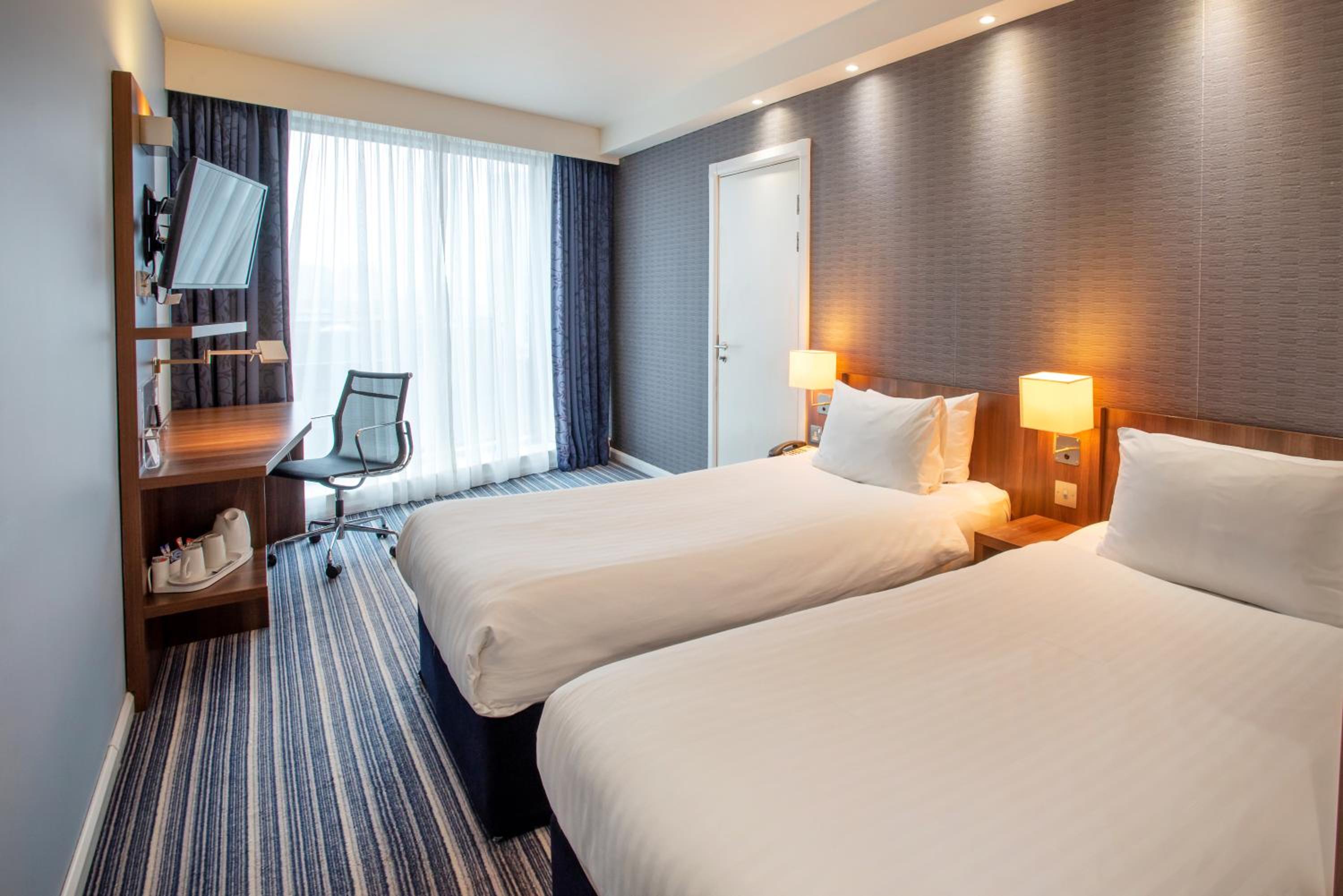 Standard Twin Room with Free Hot Breakfast photo 1