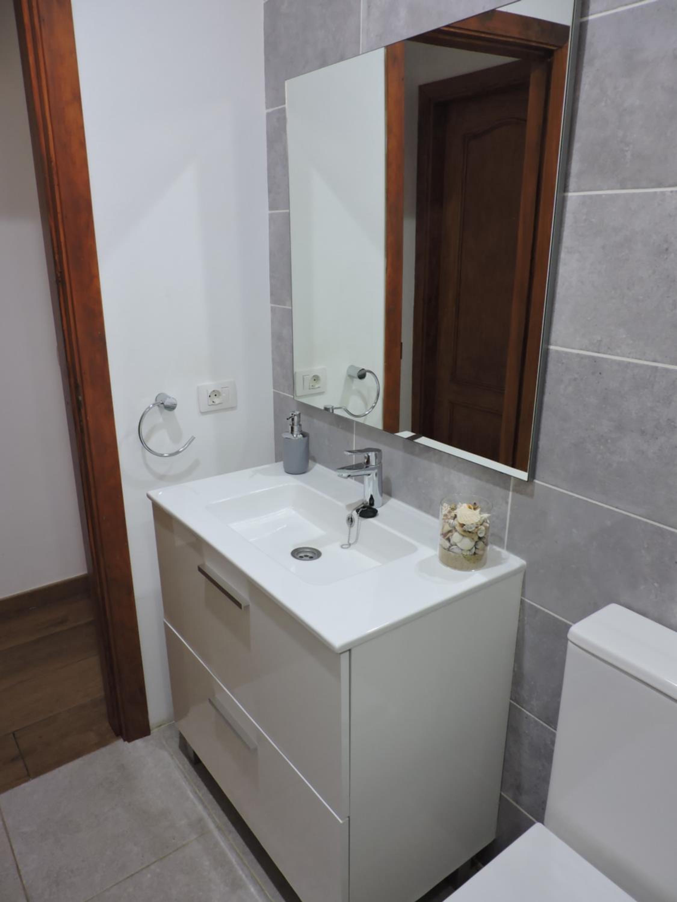 One-Bedroom House photo 2