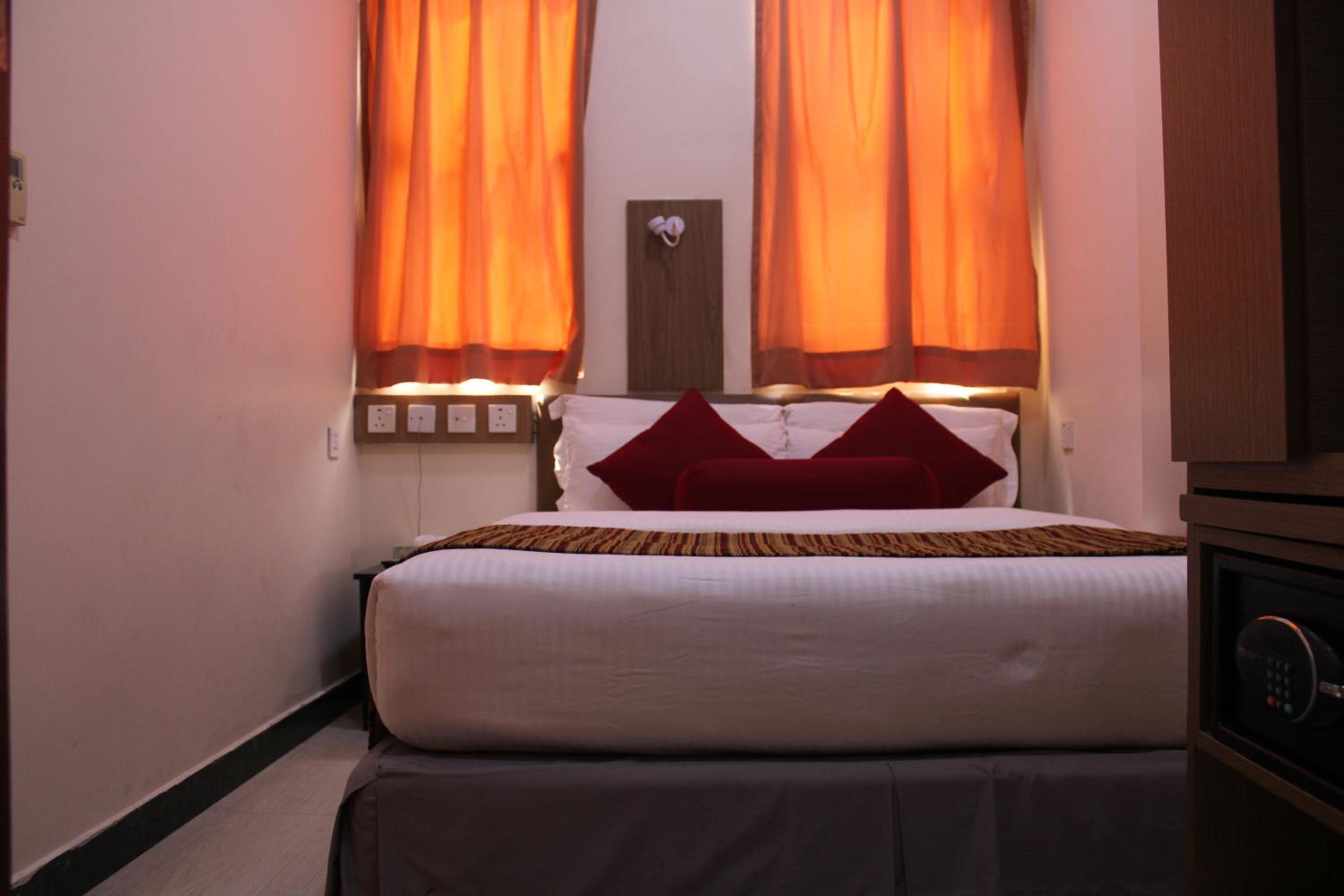 Standard Double Room (Free Return Airport Transfer and 10% of Food & Beverage)