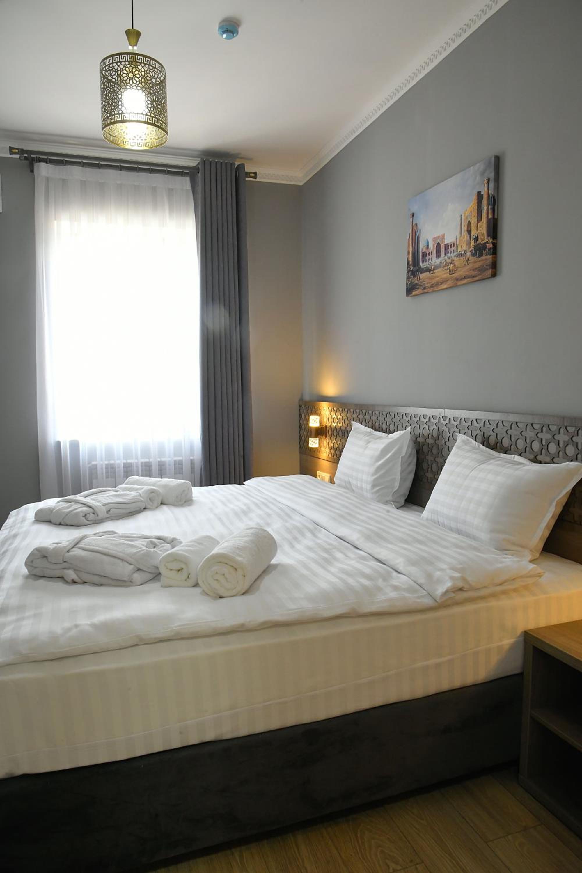 Deluxe King Suite