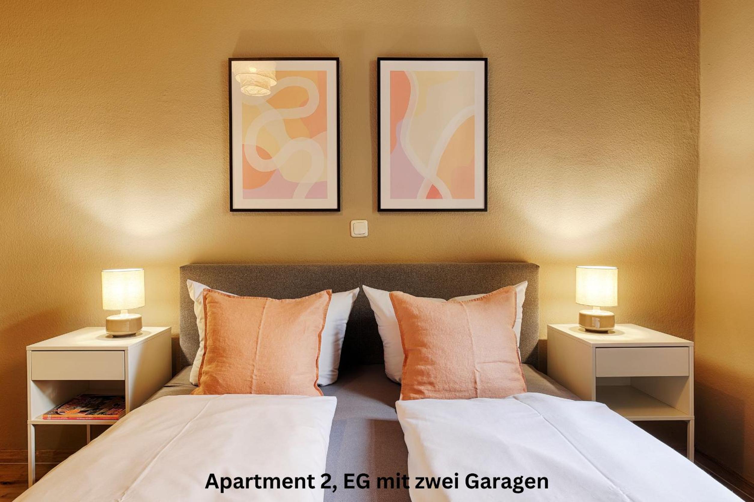 Apartment im EG mit zwei Schlafzimmern, einem Wohnzimmer und zwei Garagen photo 2