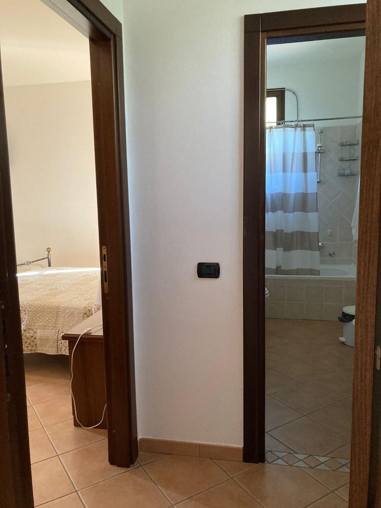 Double Room - Photo 4