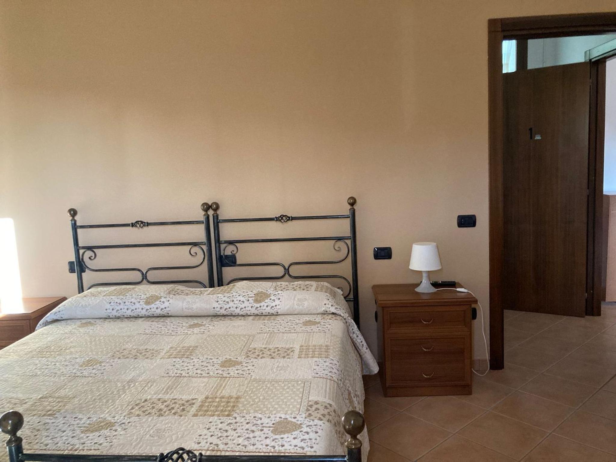 Double Room - Photo 7