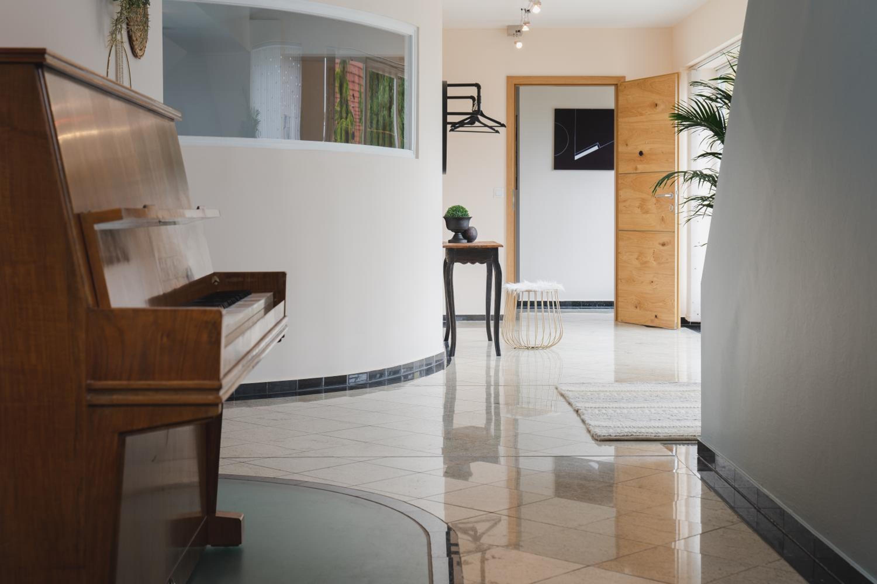 Deluxe Suite with Spa Bath photo 3