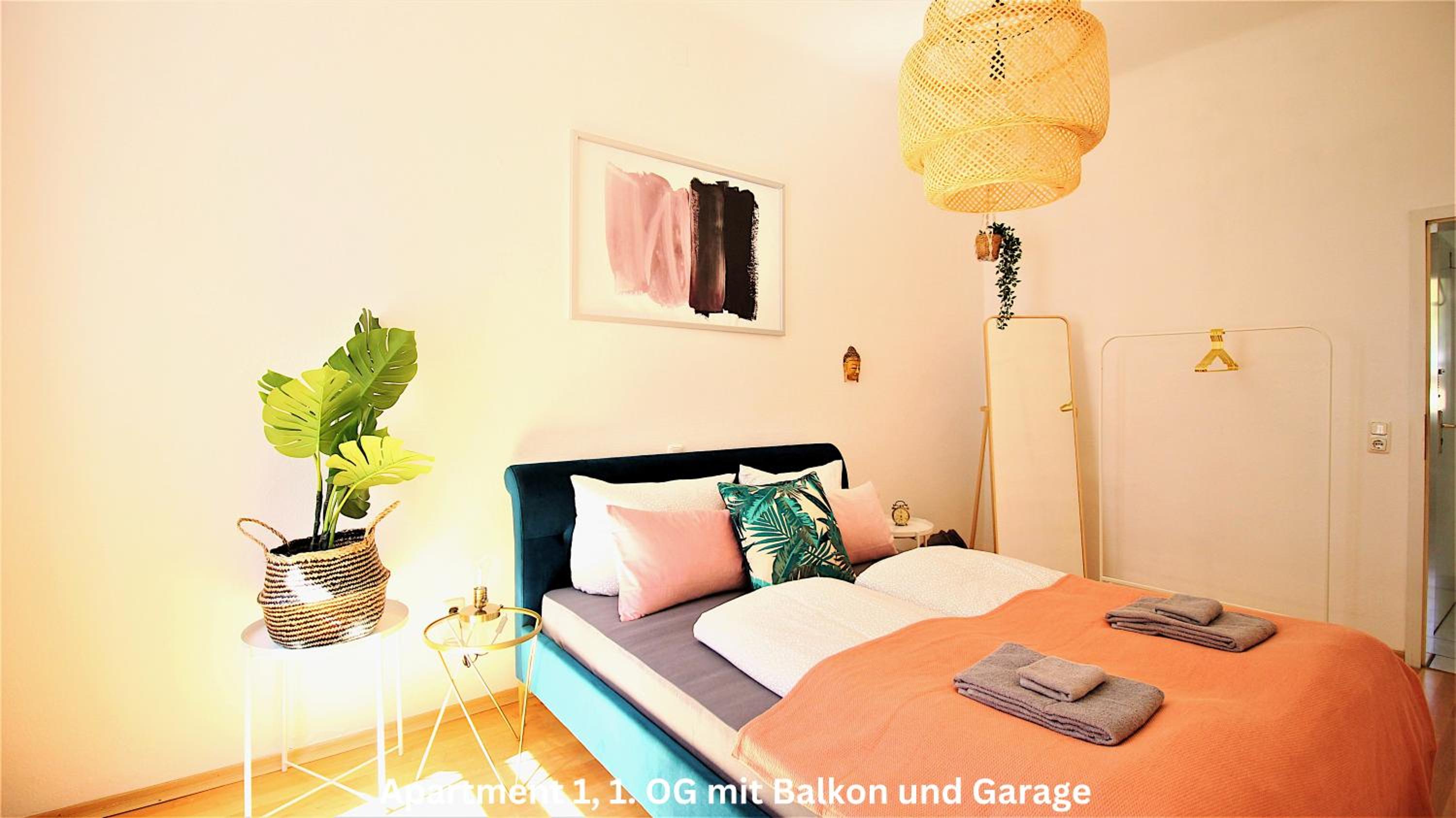 Apartment mit 2 Schlafzimmern, mit Balkon und Garage photo 1